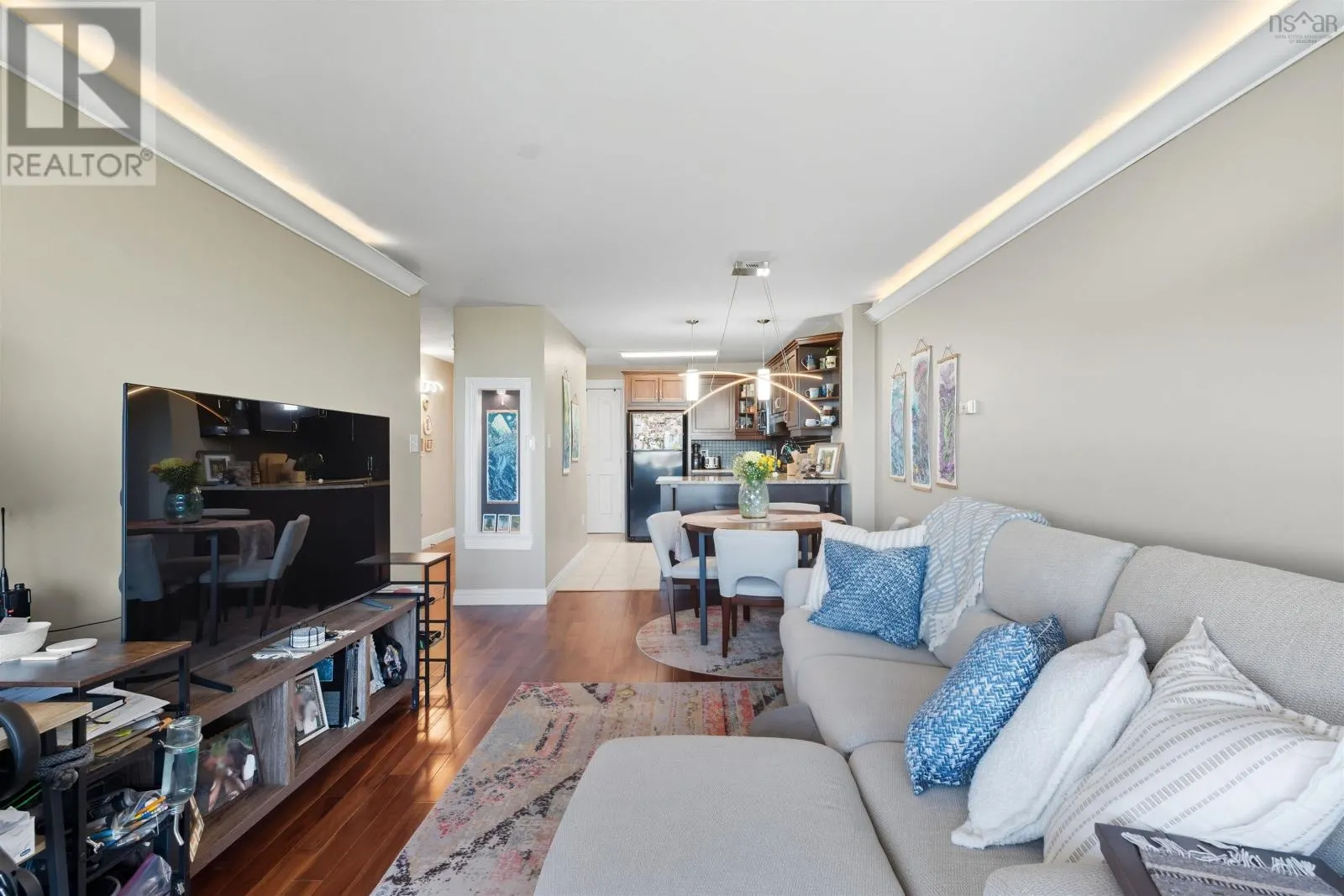 1601 6369 Coburg Road