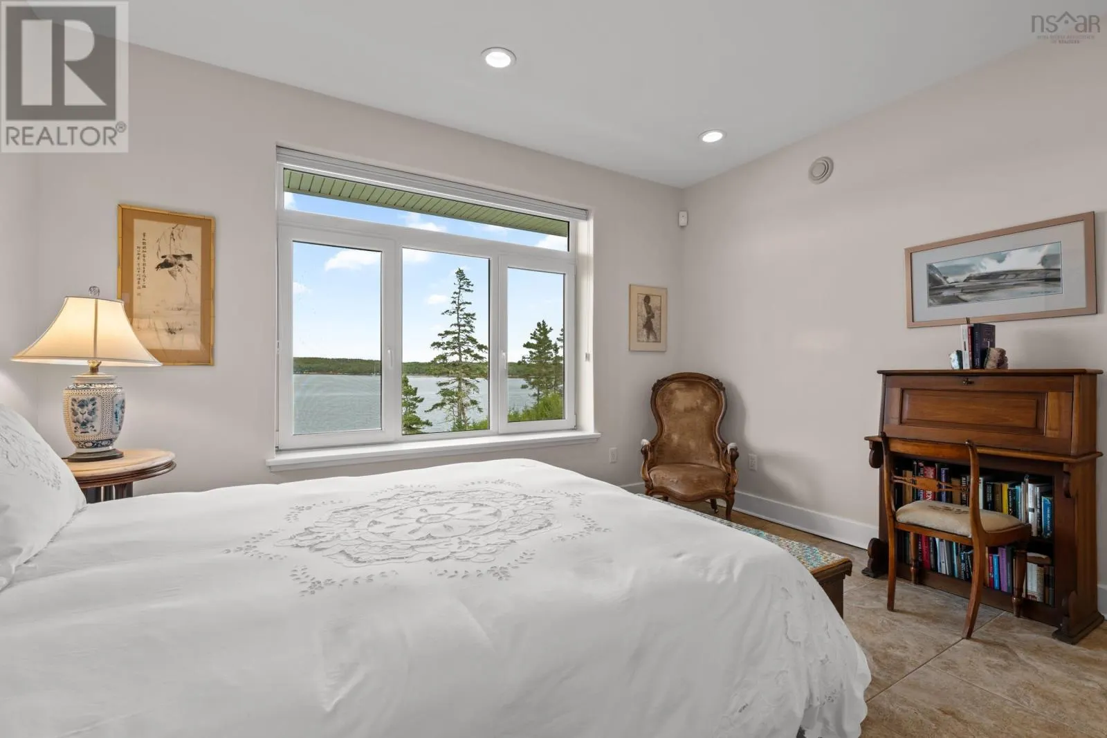 43 Bayview Crescent