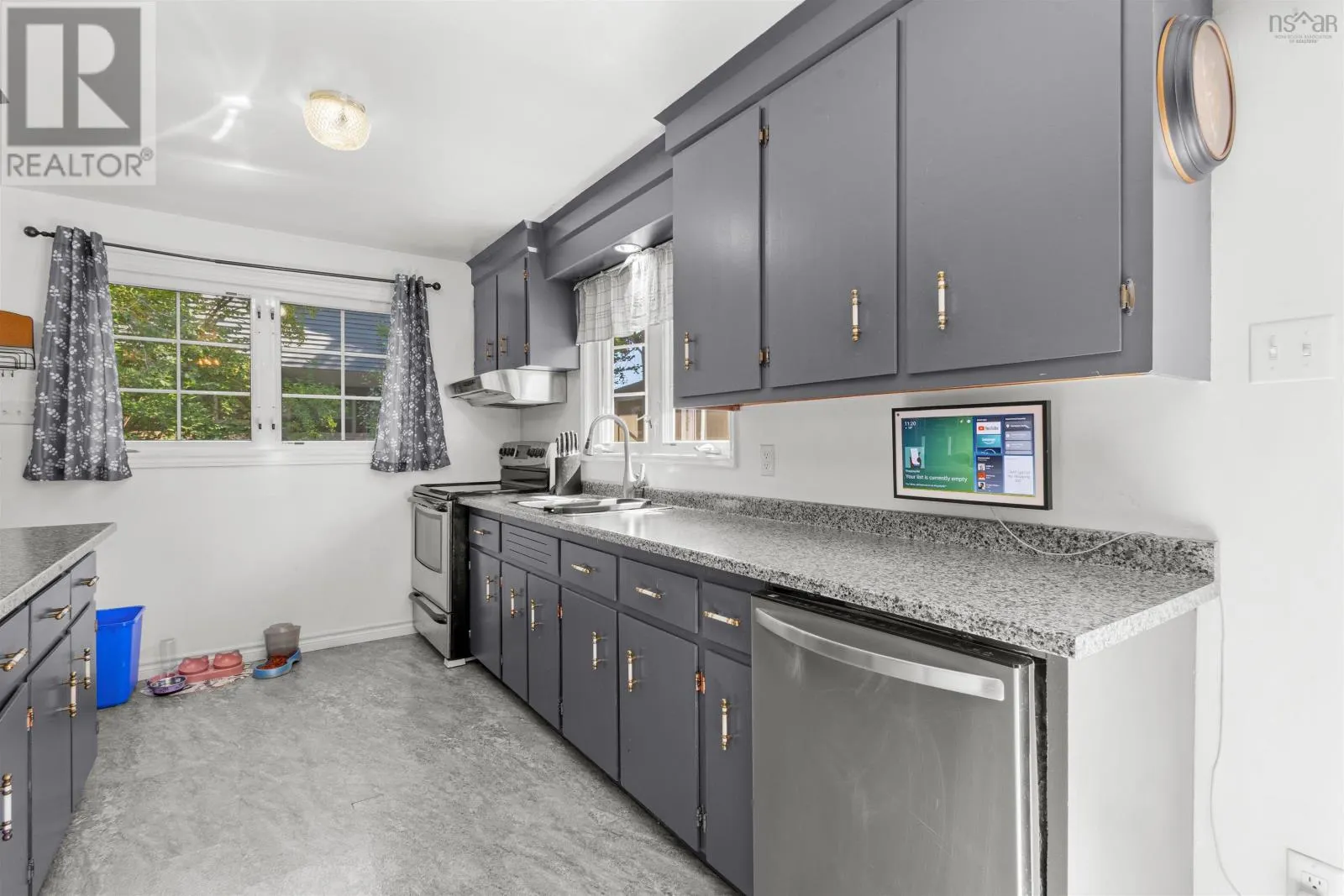 49 Raymond Drive
