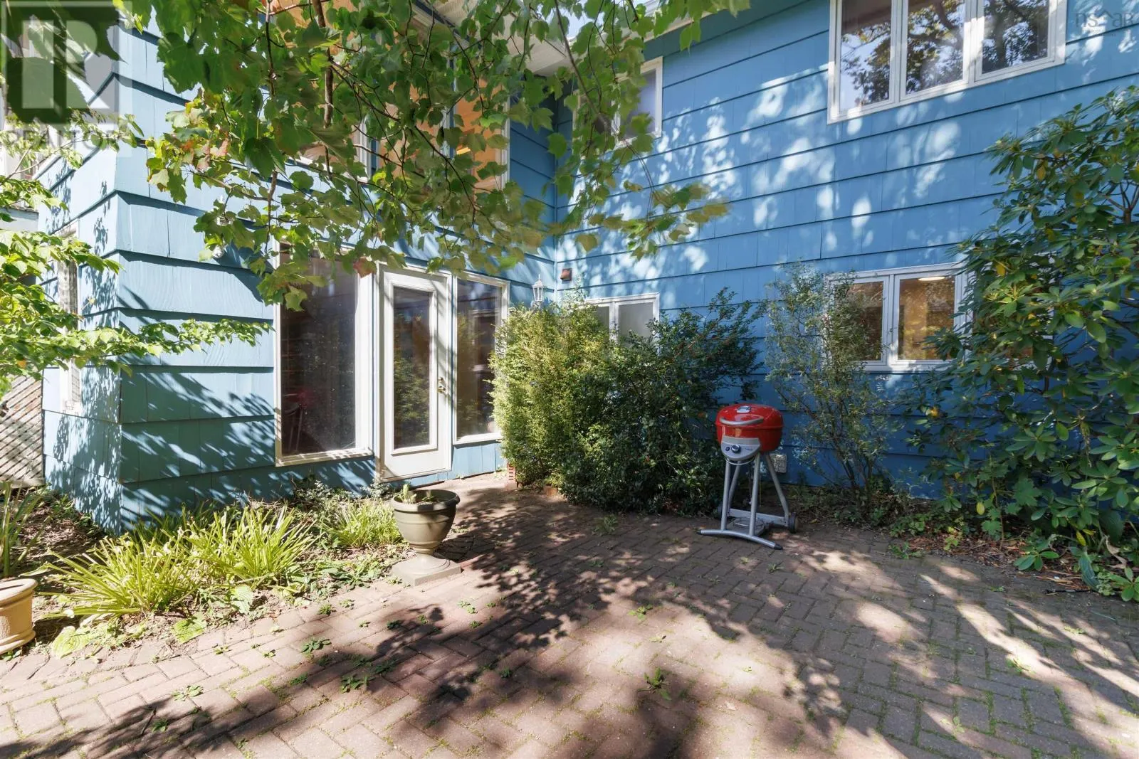 16 Bobolink Street