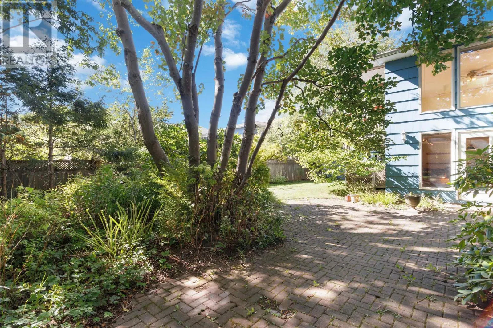 16 Bobolink Street