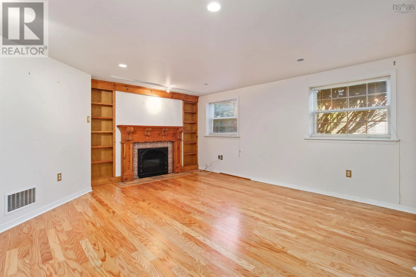 16 Bobolink Street