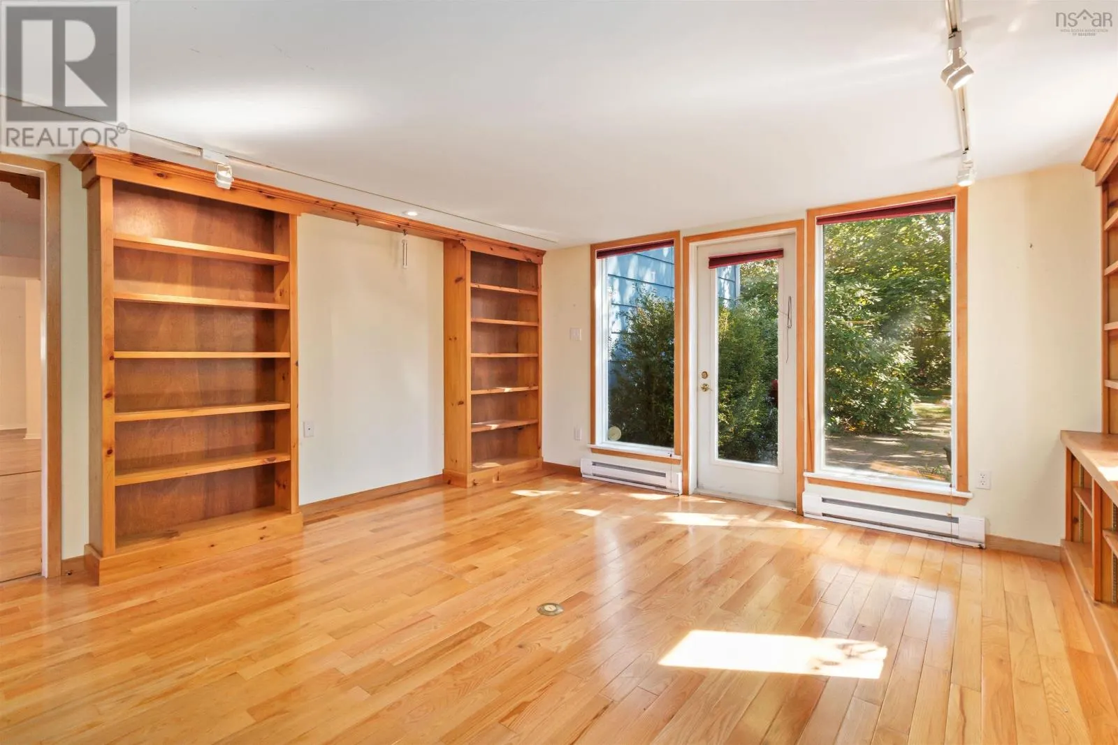 16 Bobolink Street