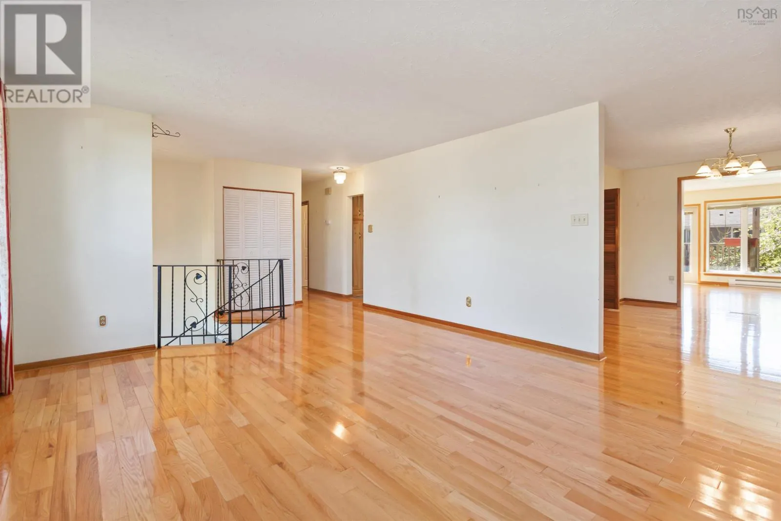16 Bobolink Street