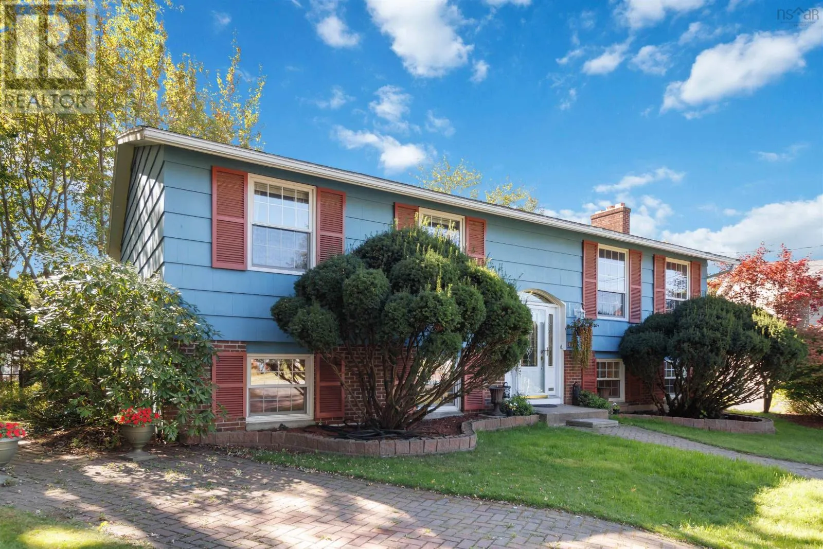 16 Bobolink Street