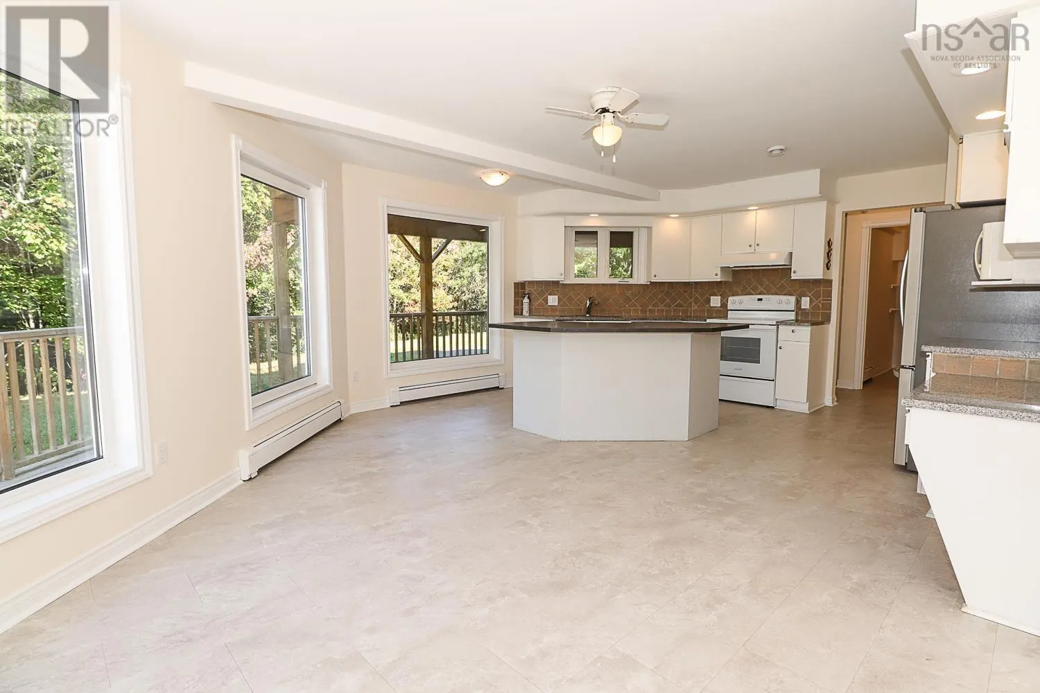 80 Stoney Beach Road
