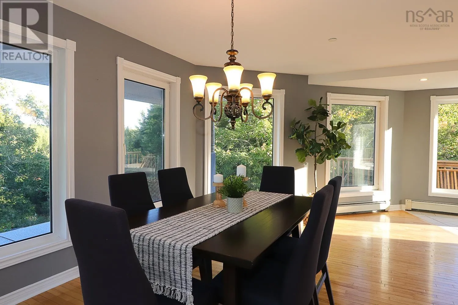 80 Stoney Beach Road
