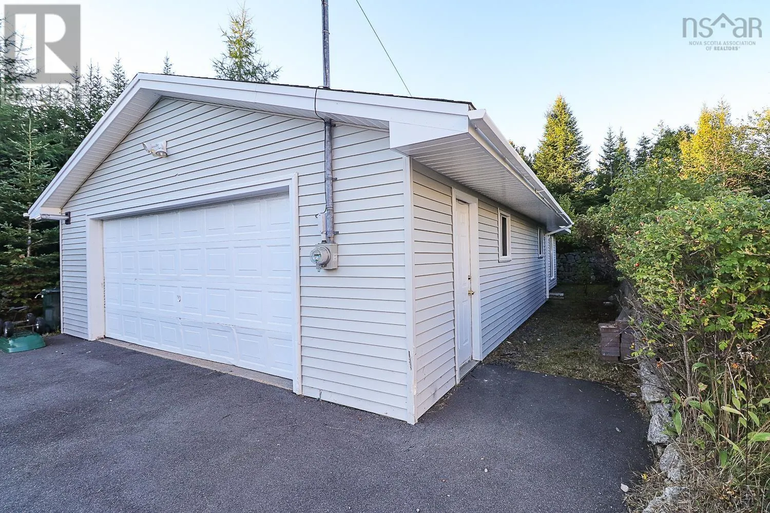 80 Stoney Beach Road