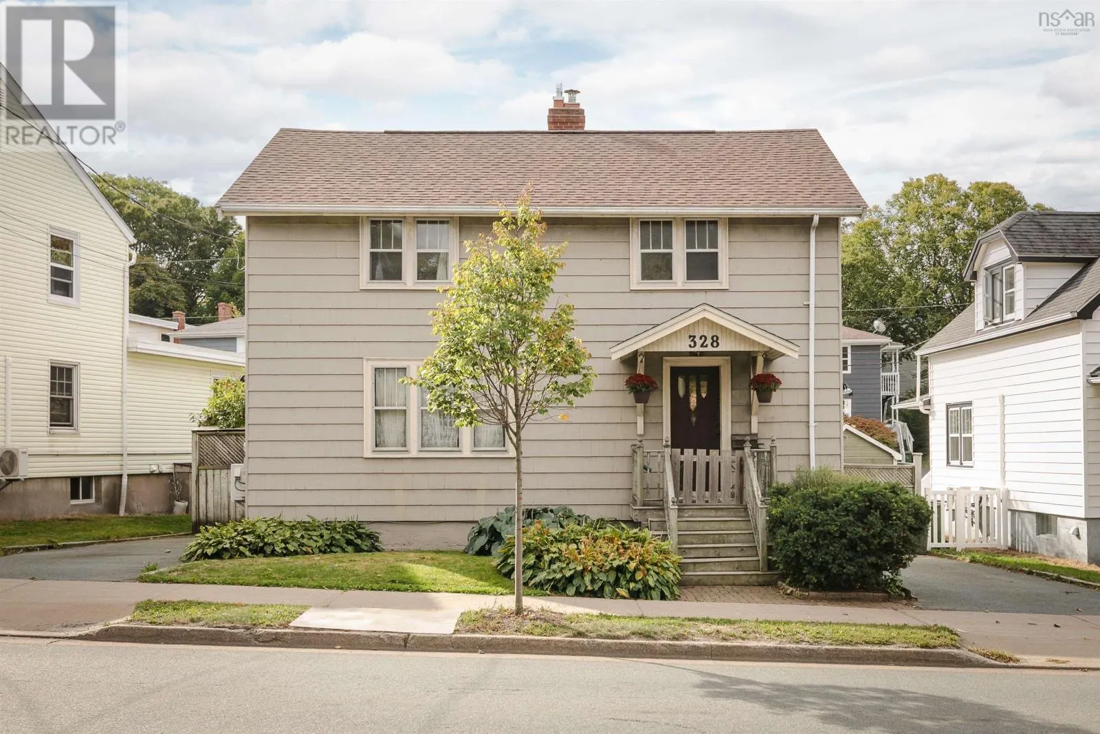 328 Portland Street