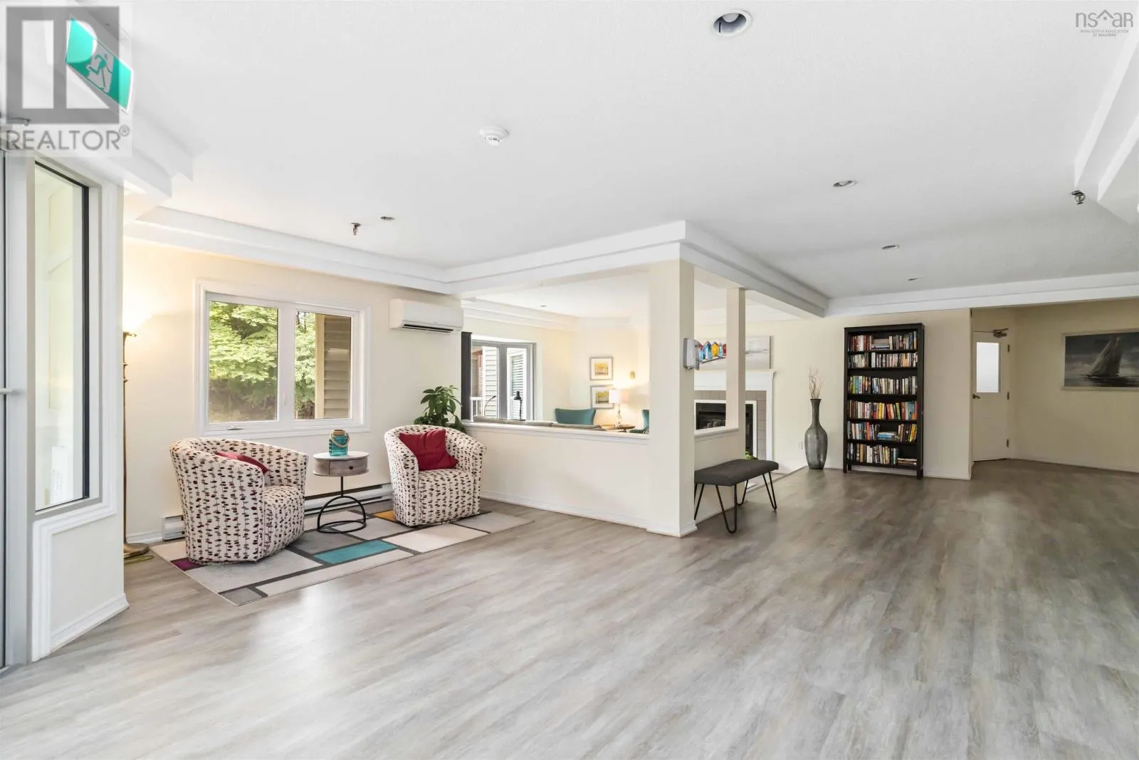 401 12 Spinnaker Drive