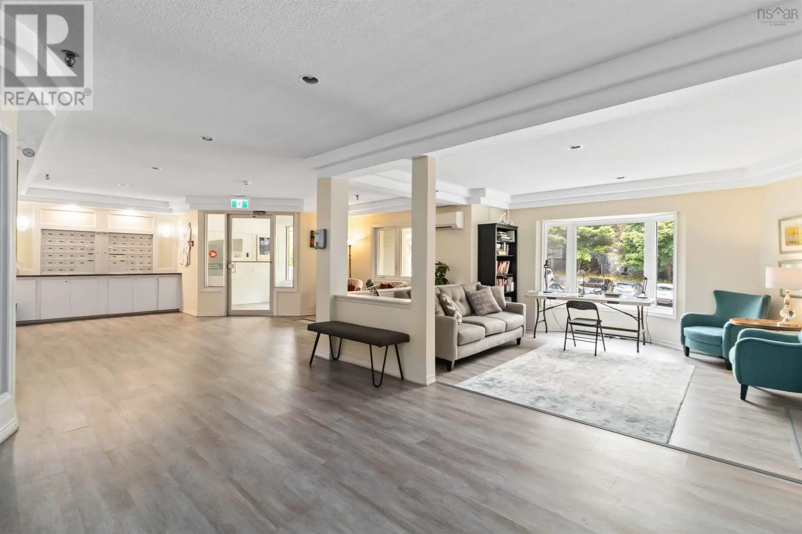 401 12 Spinnaker Drive