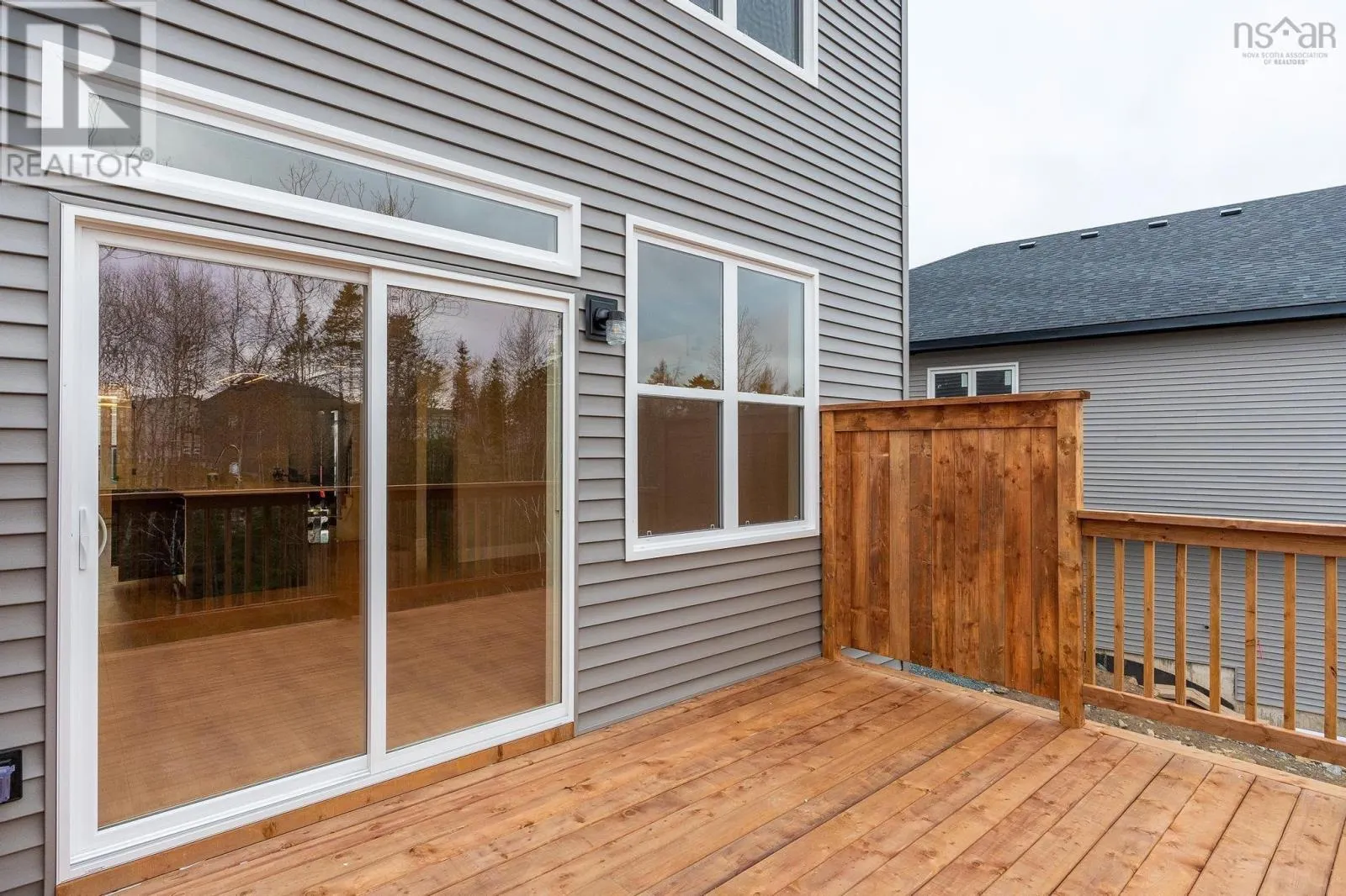 82A 179 Colonial Crescent