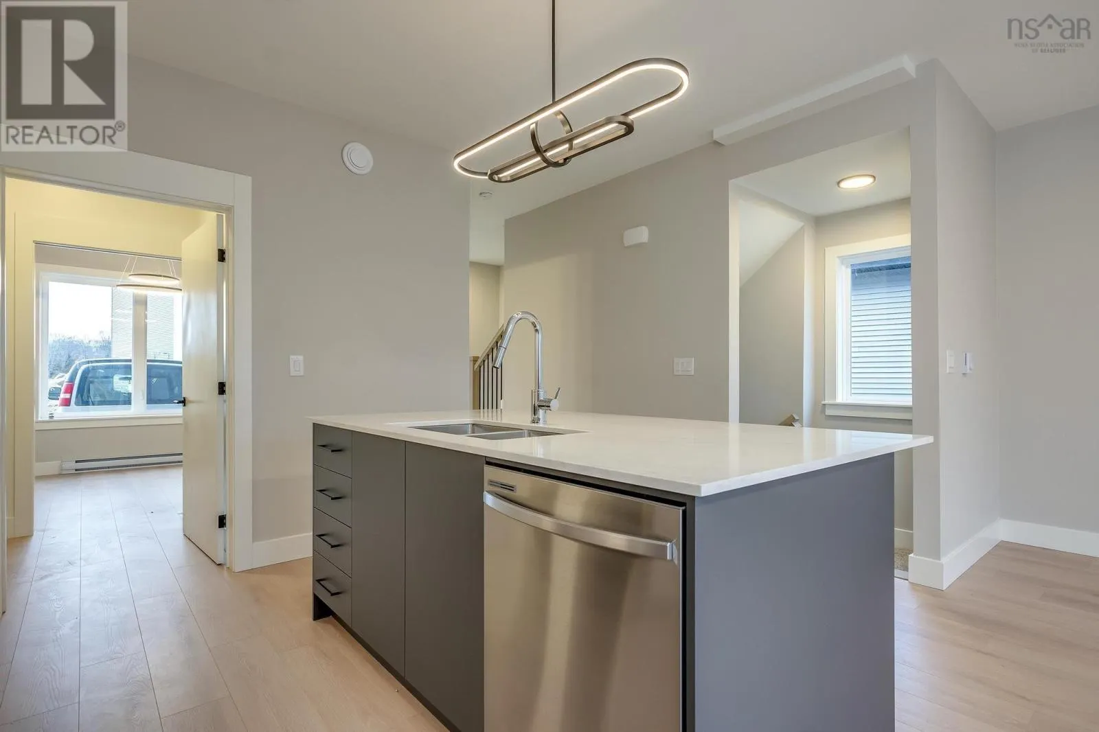82A 179 Colonial Crescent