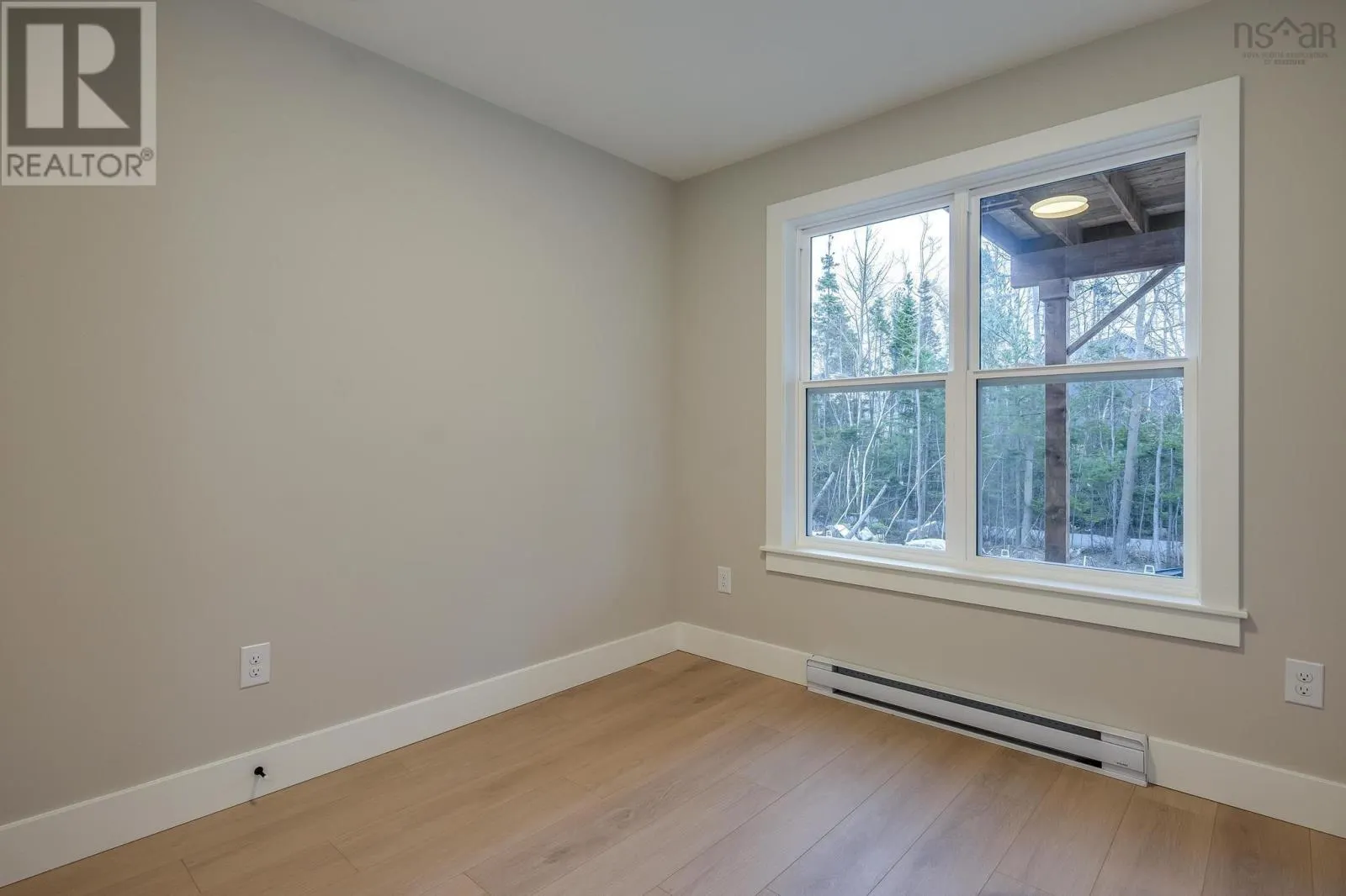82A 179 Colonial Crescent