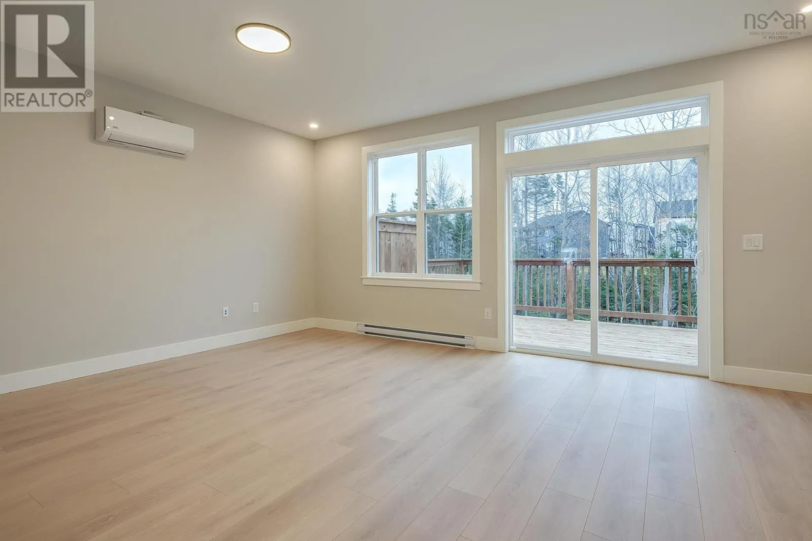 82A 179 Colonial Crescent