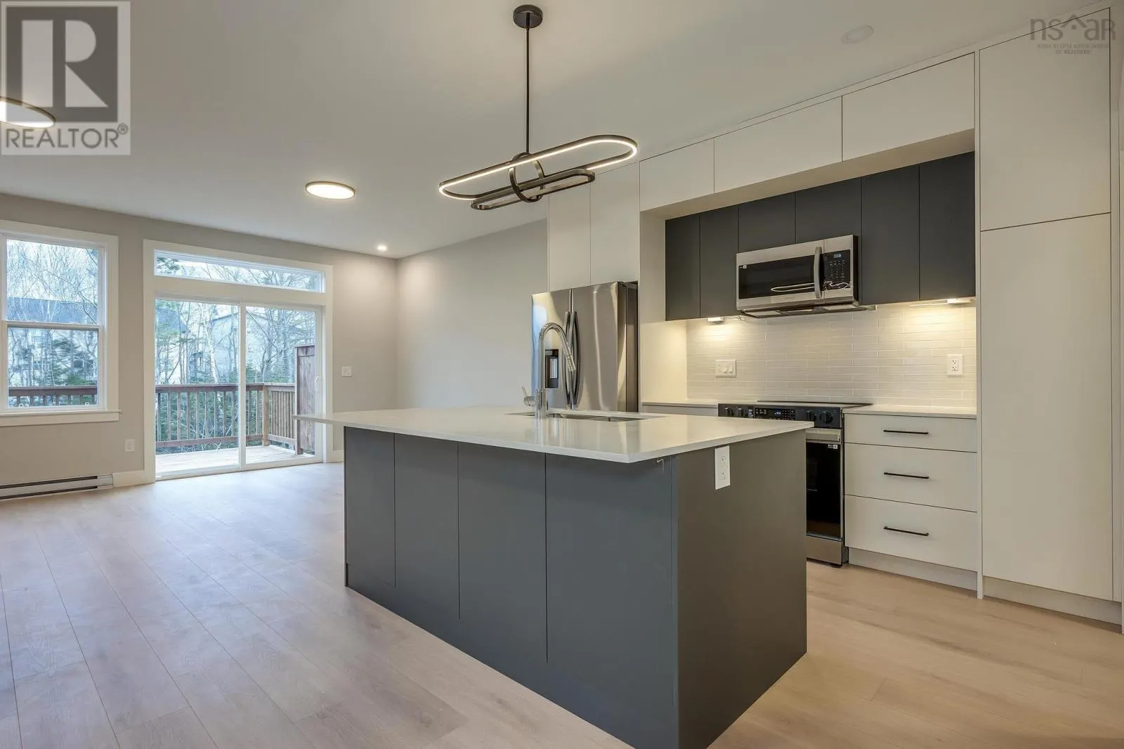82A 179 Colonial Crescent