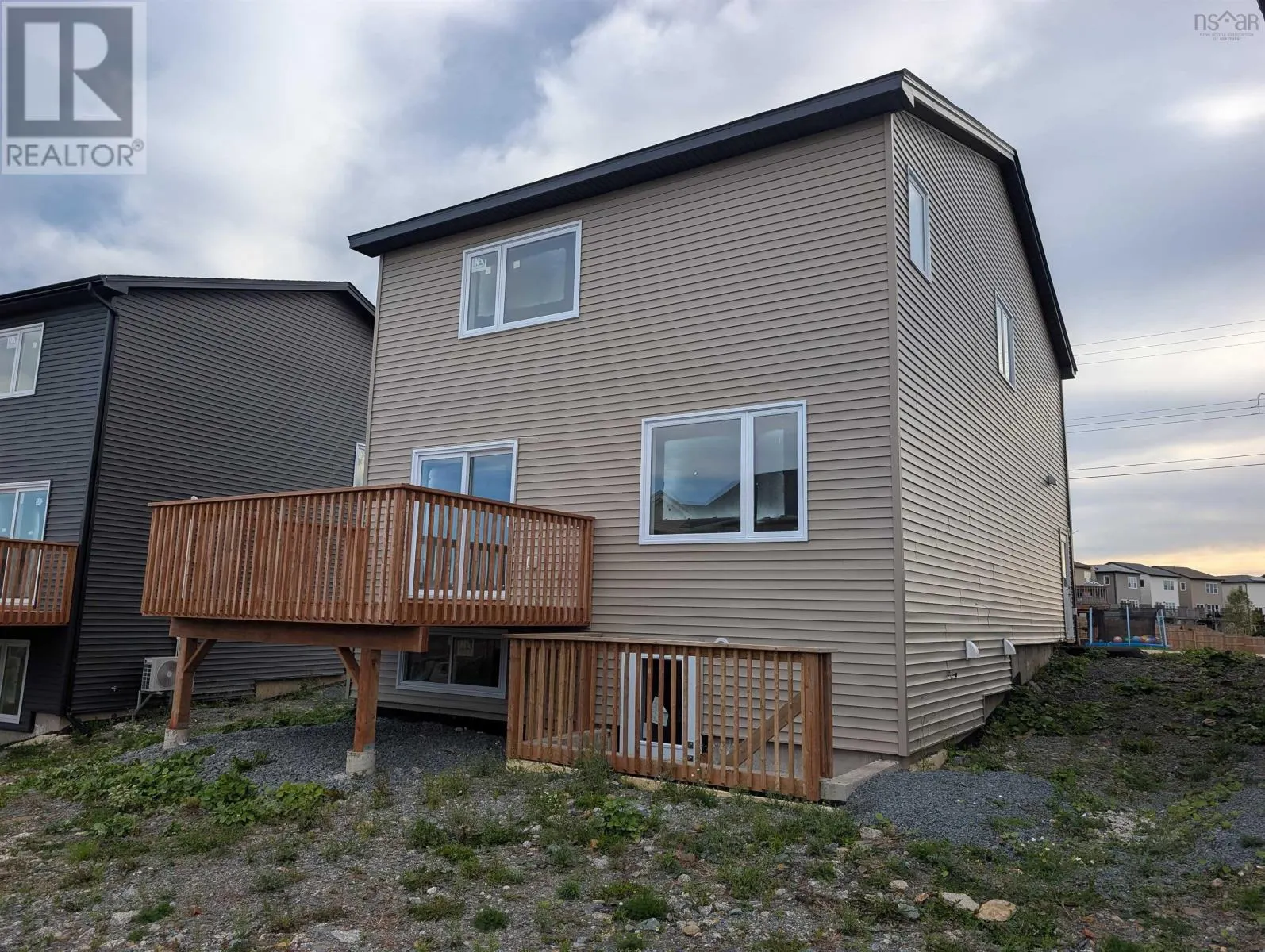 211 Alabaster Way