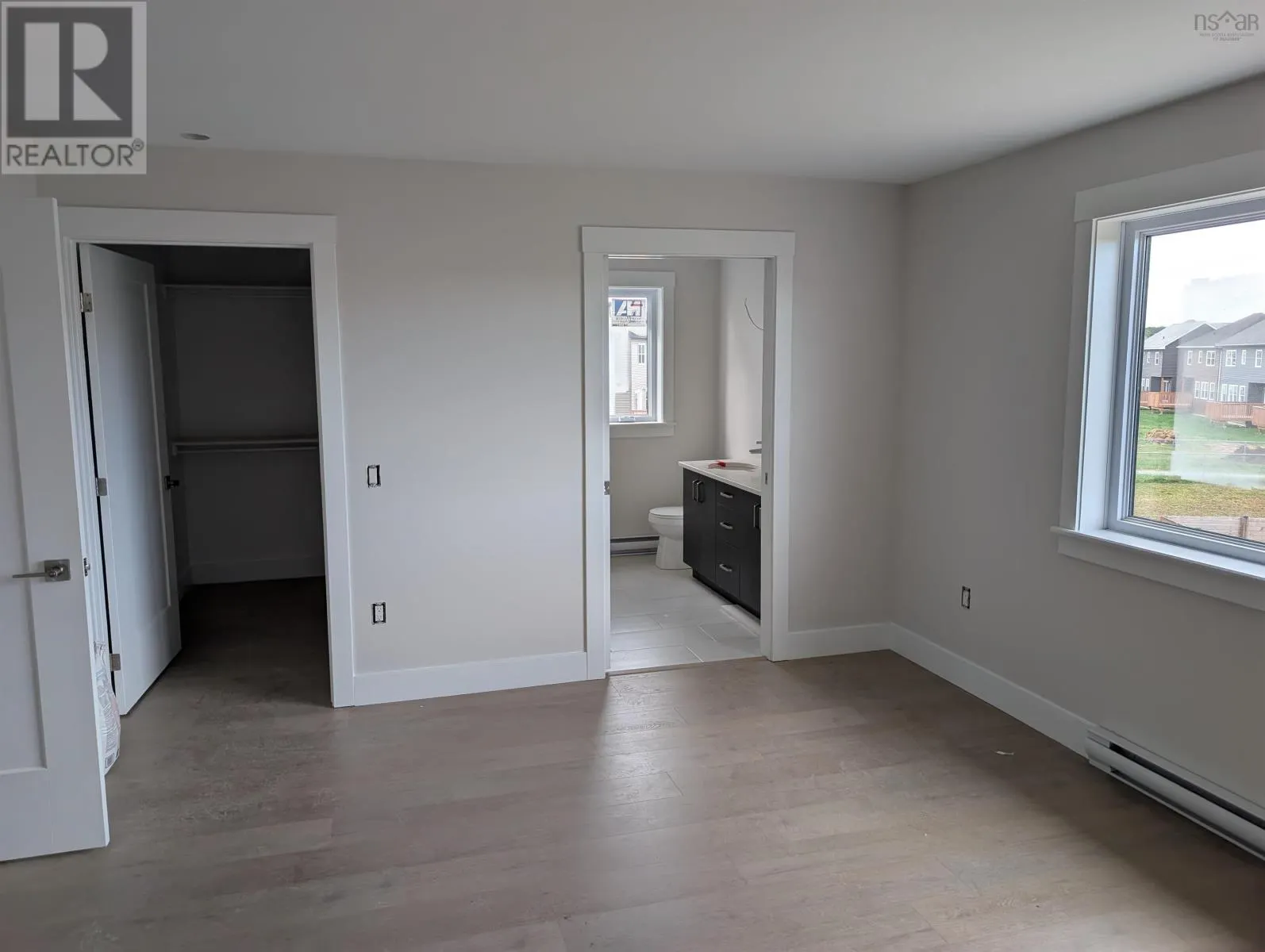 211 Alabaster Way