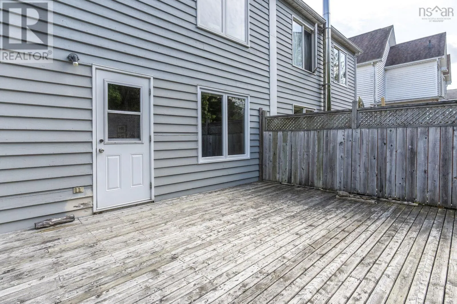 53 Governors Lake Drive
