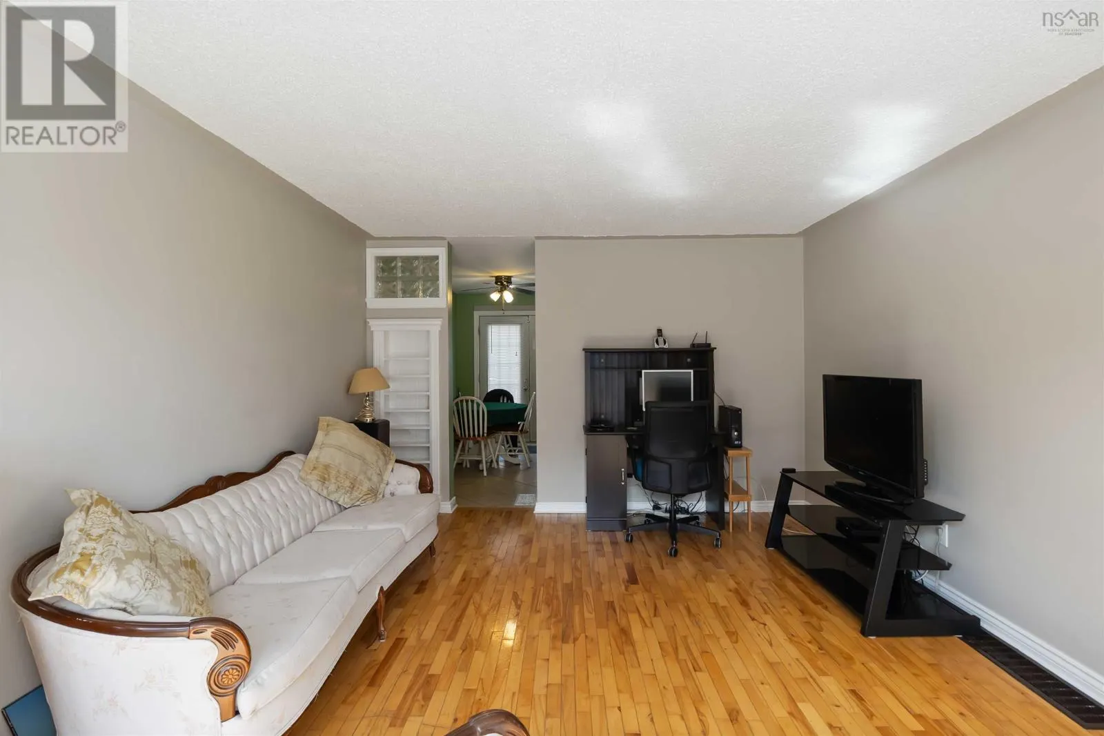 123B Adelaide Avenue