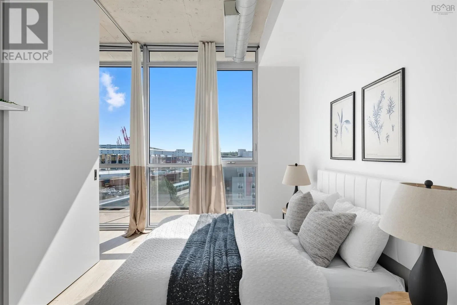 613 1065 Barrington Street