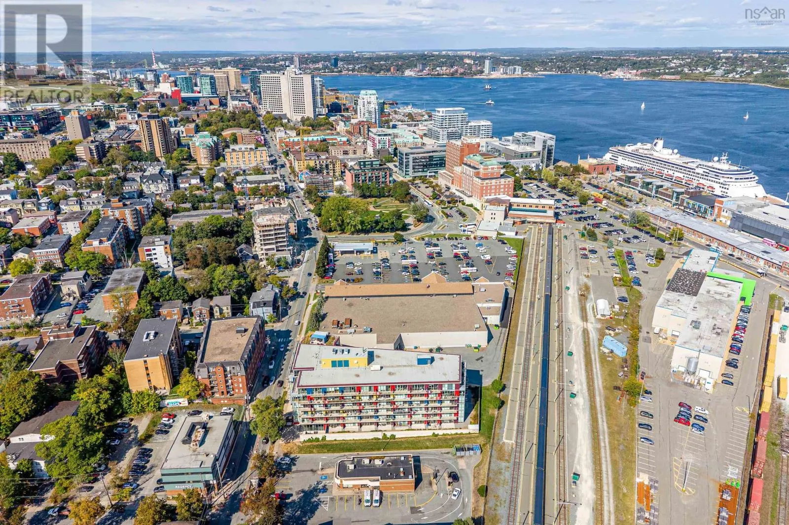 613 1065 Barrington Street