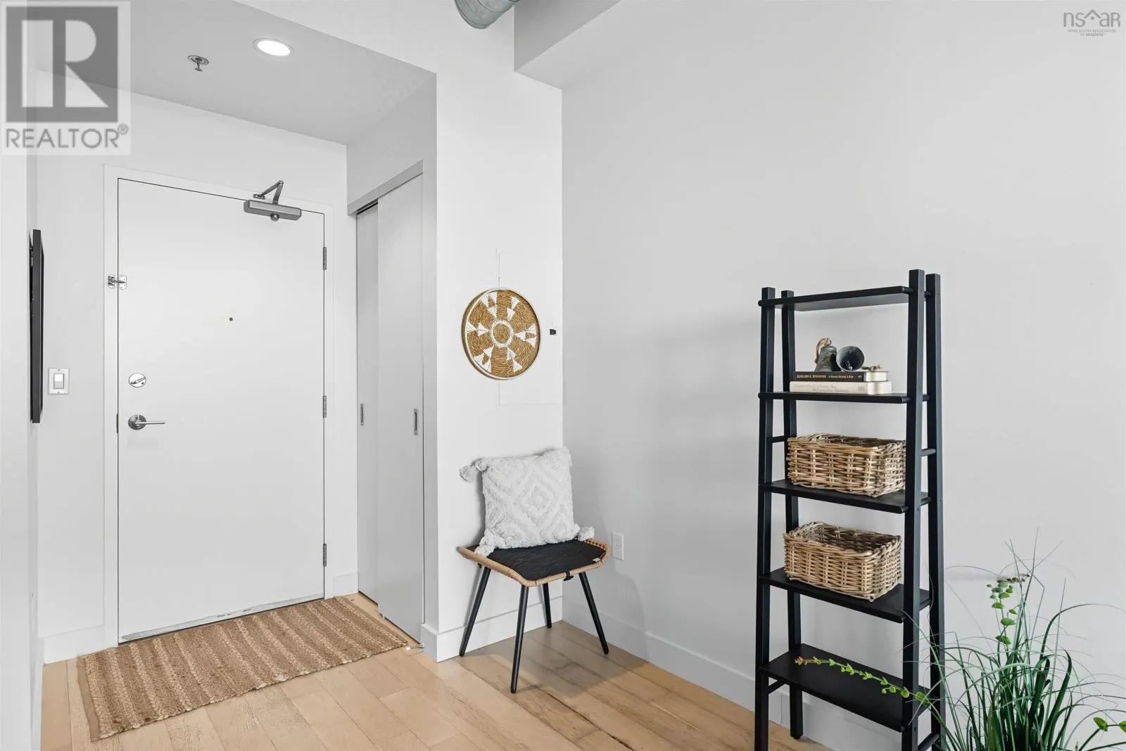 613 1065 Barrington Street