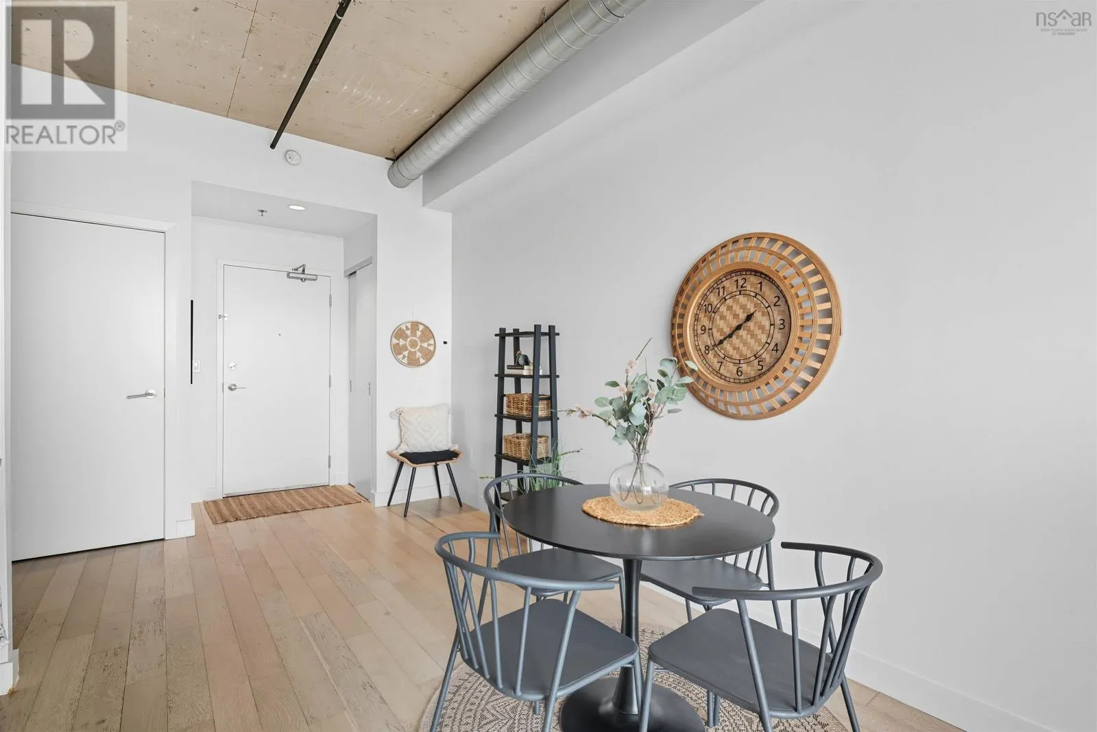 613 1065 Barrington Street