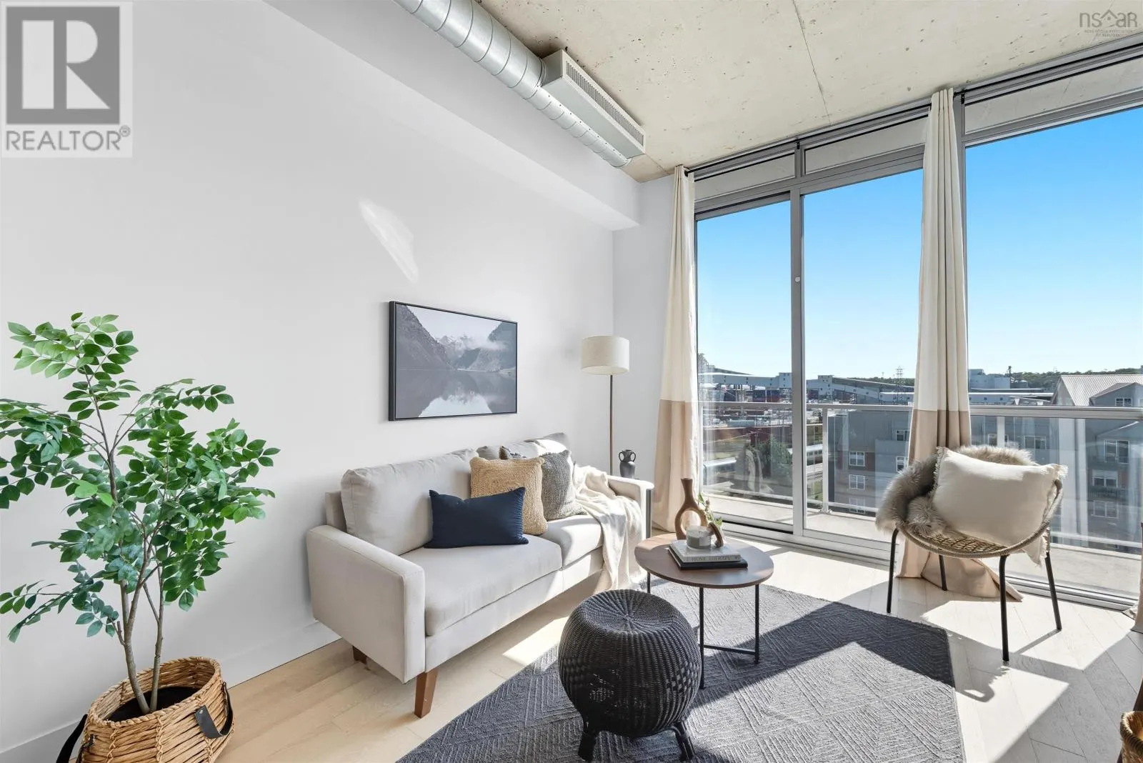 613 1065 Barrington Street