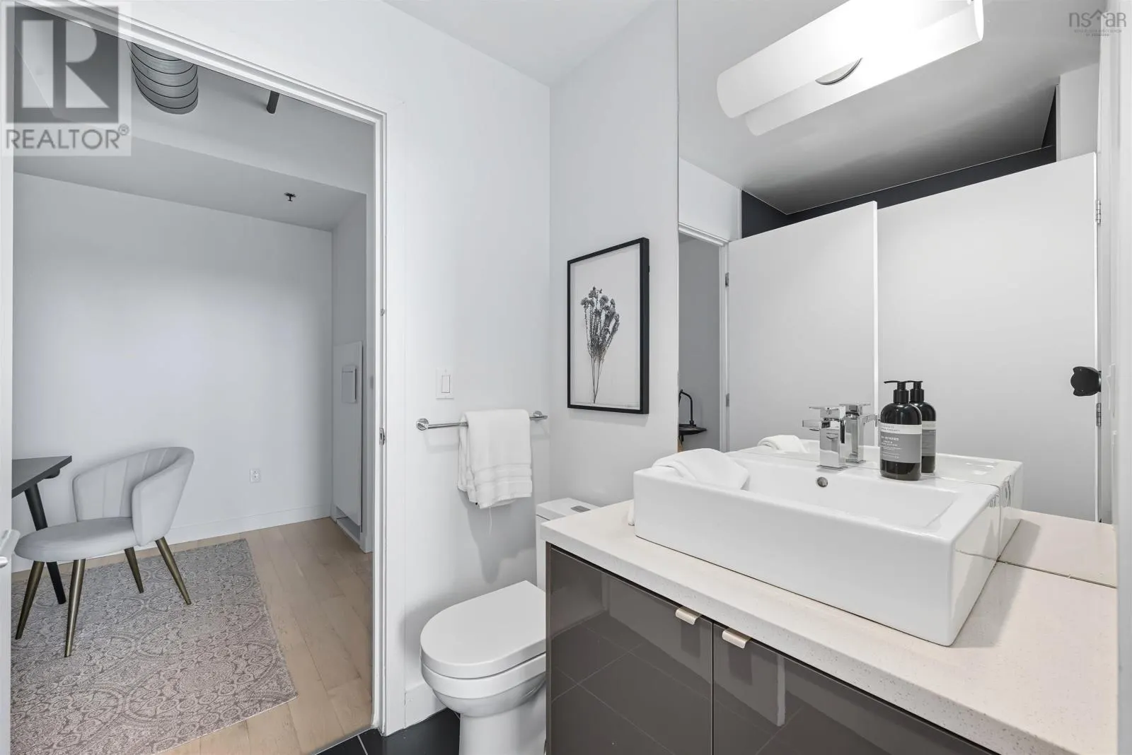 613 1065 Barrington Street
