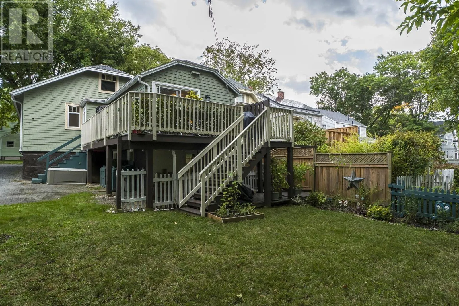 2512 Poplar Street