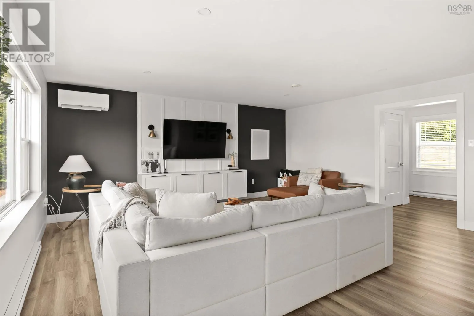 12 Barnham Court