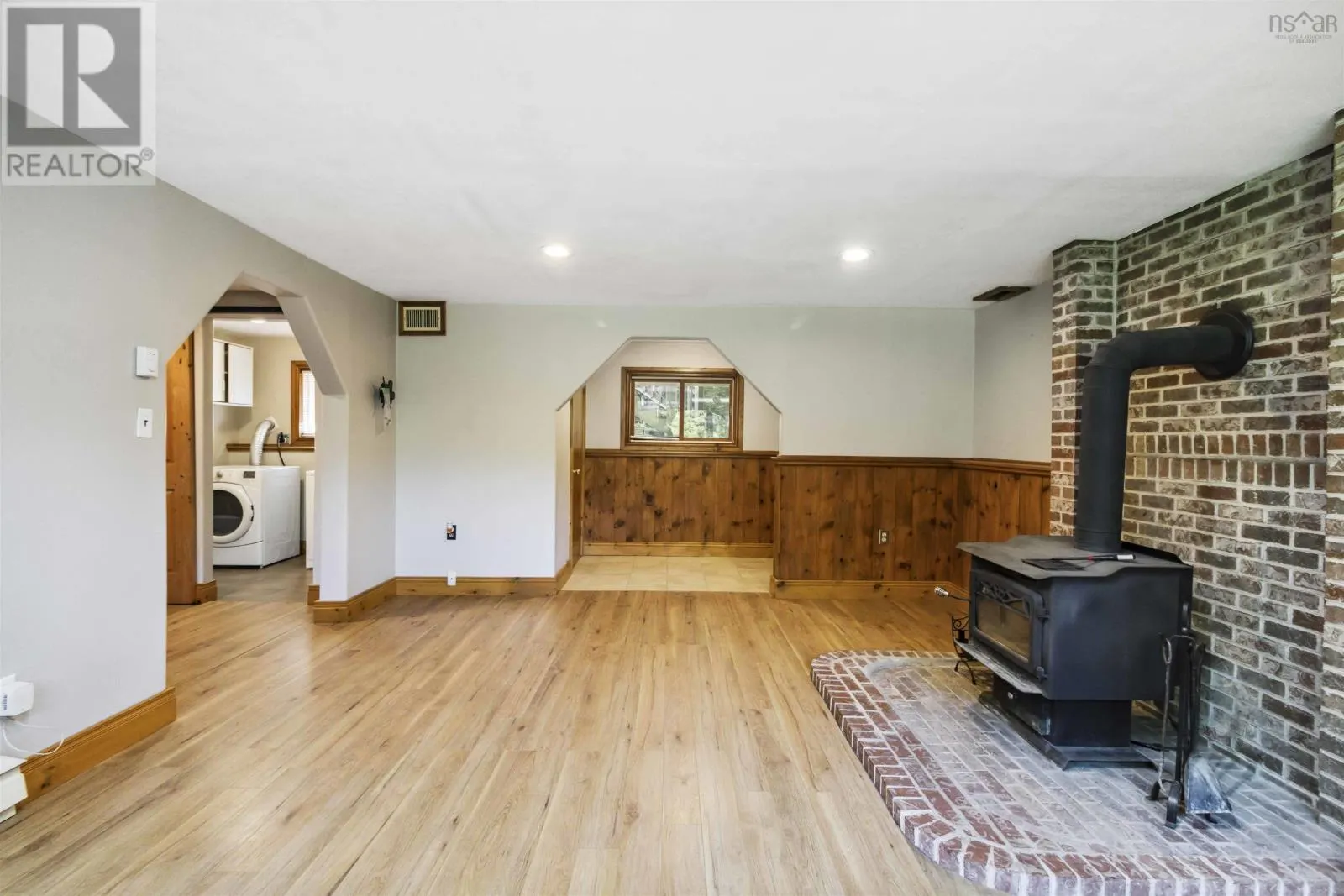 746 Myra Road