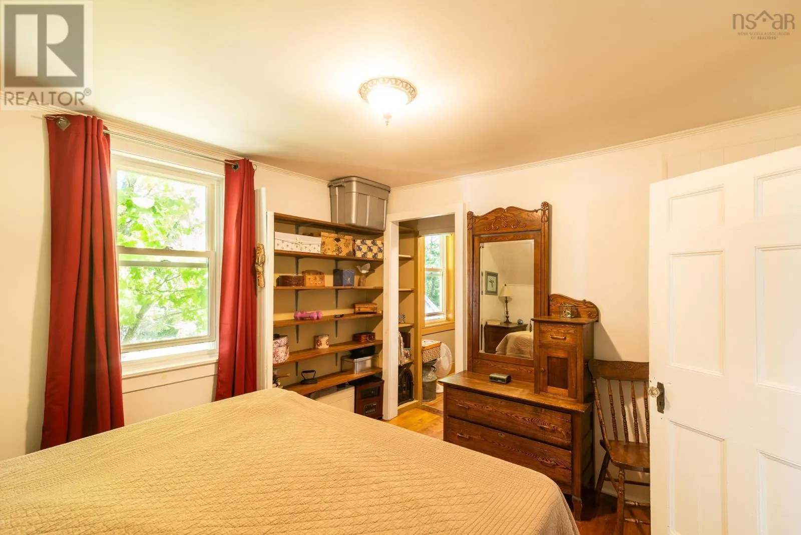 28 Maple Avenue