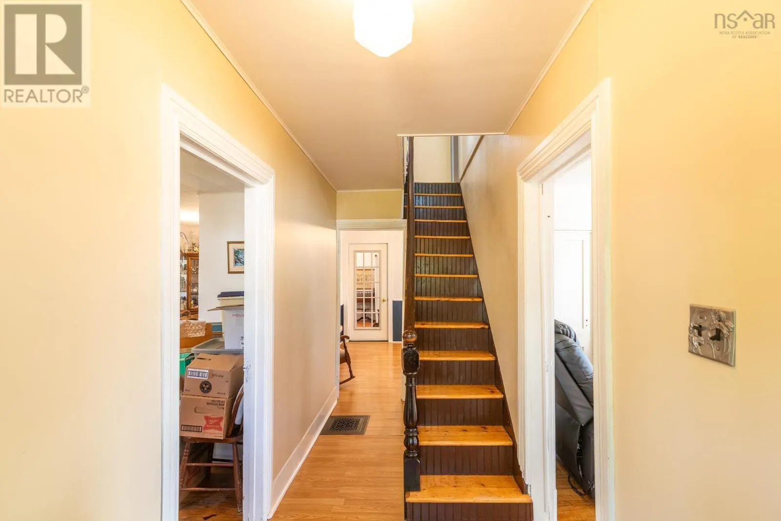 28 Maple Avenue