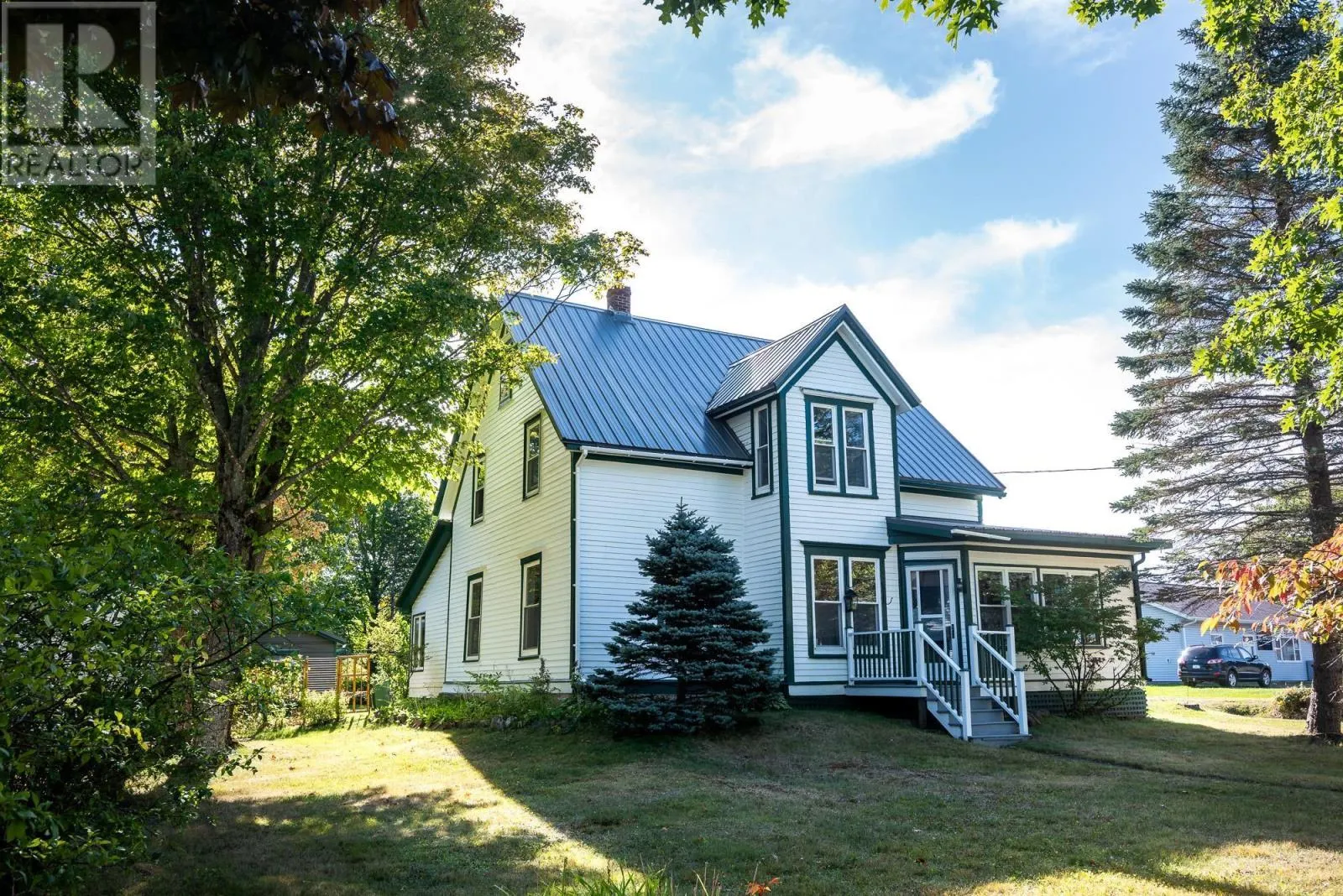 28 Maple Avenue