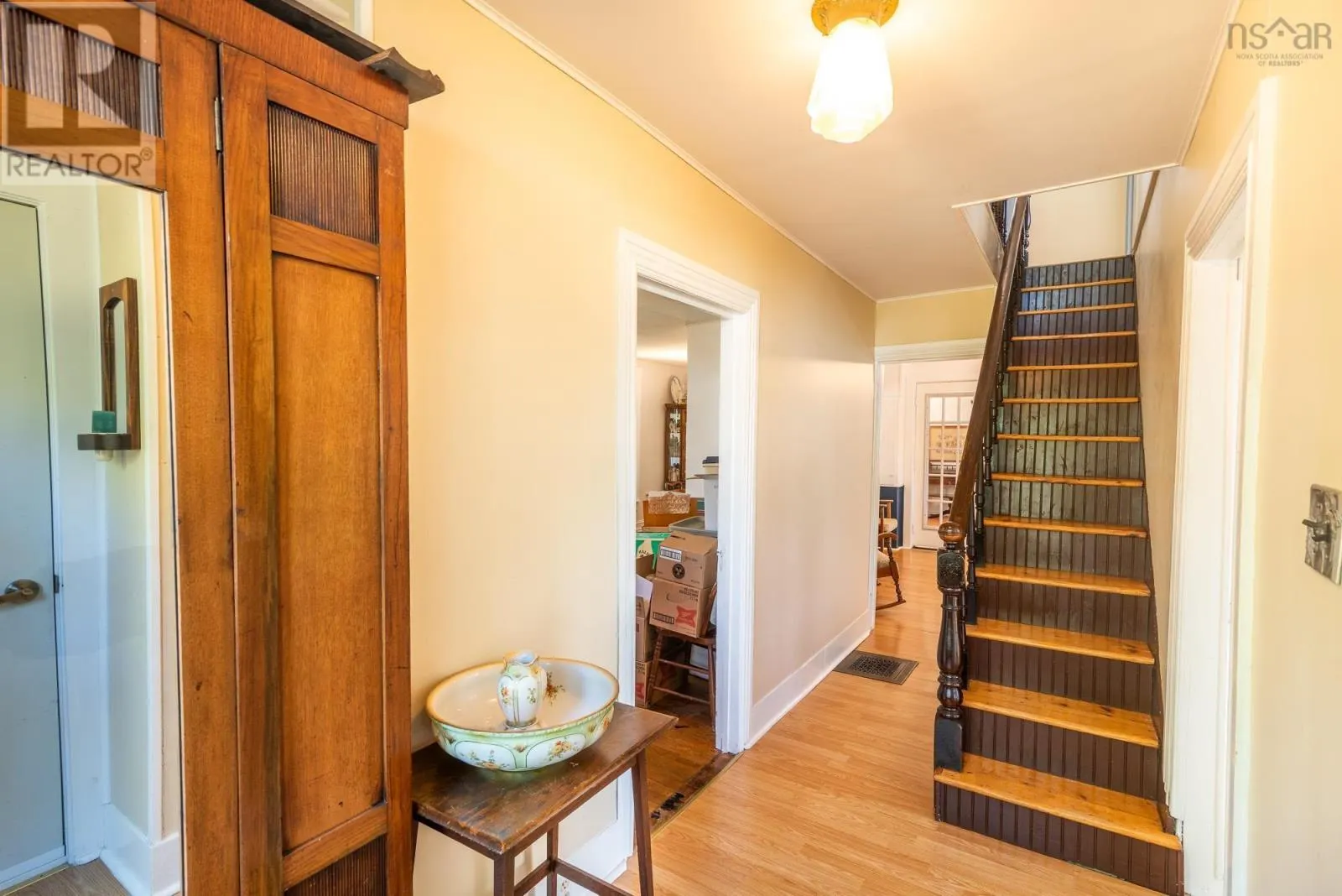 28 Maple Avenue