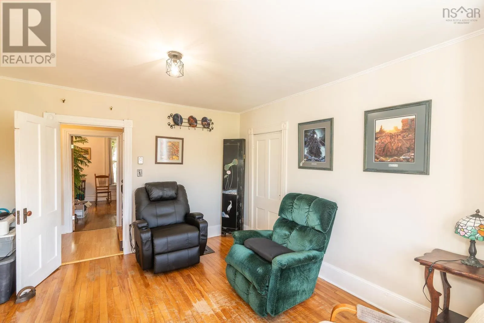 28 Maple Avenue