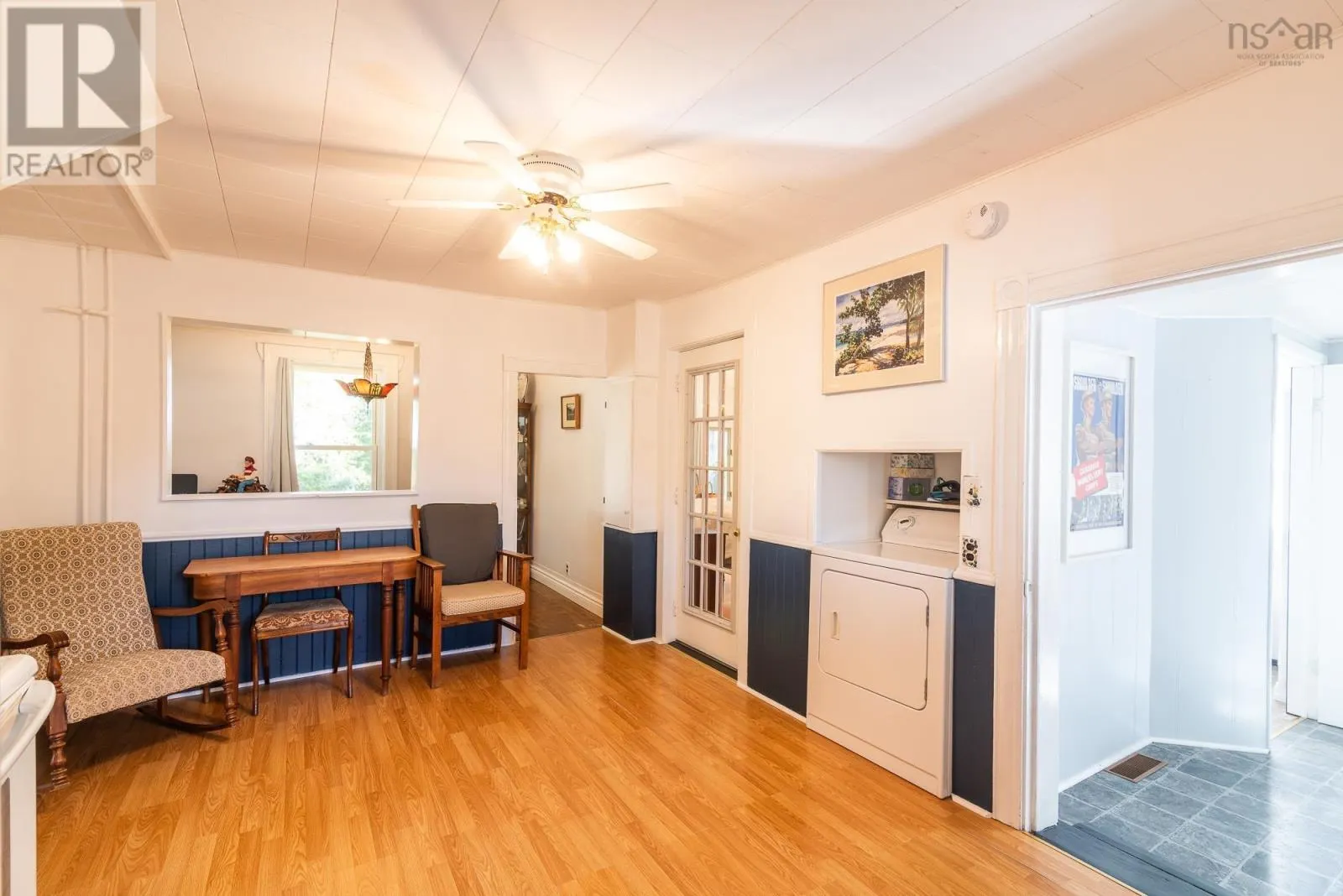 28 Maple Avenue