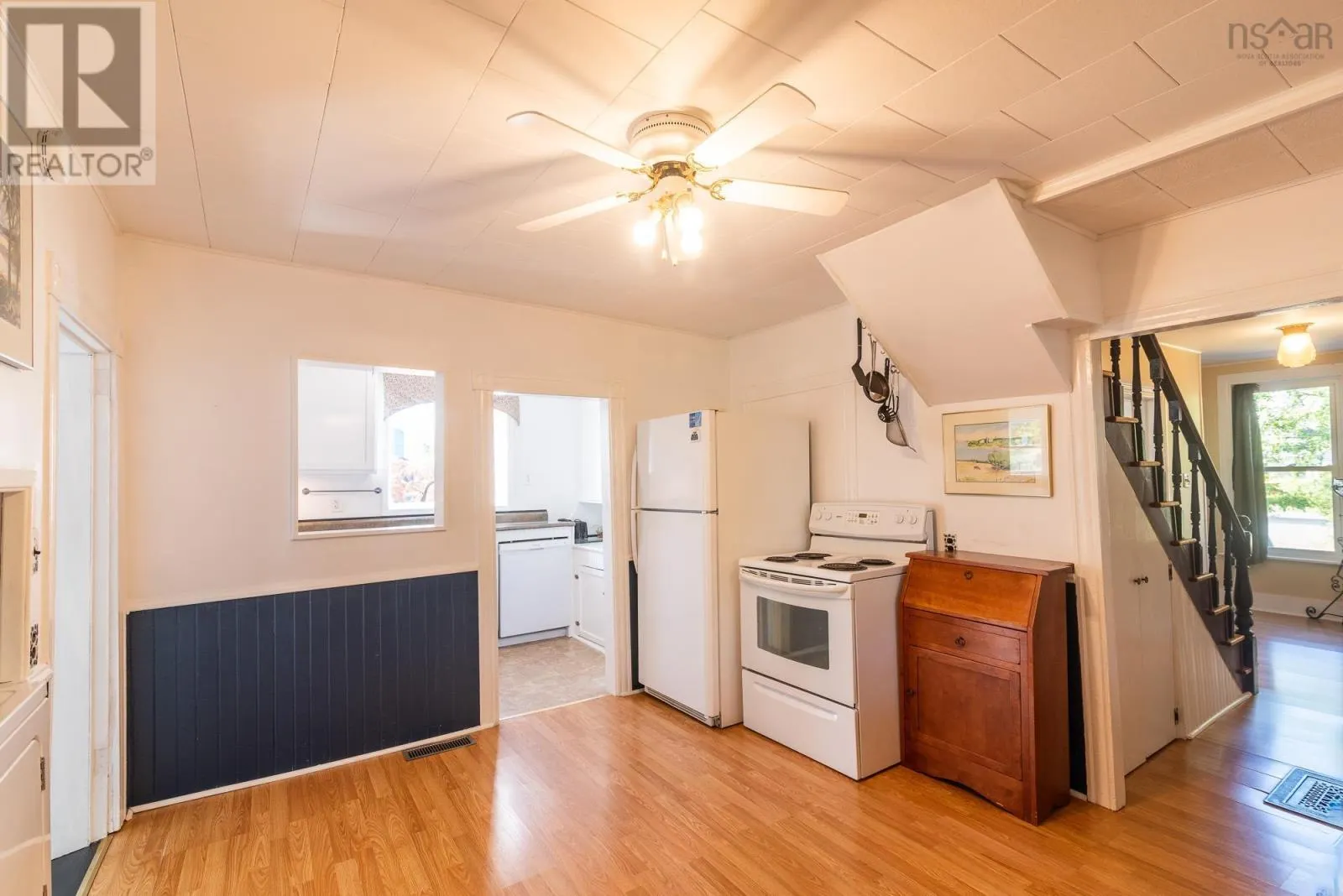 28 Maple Avenue