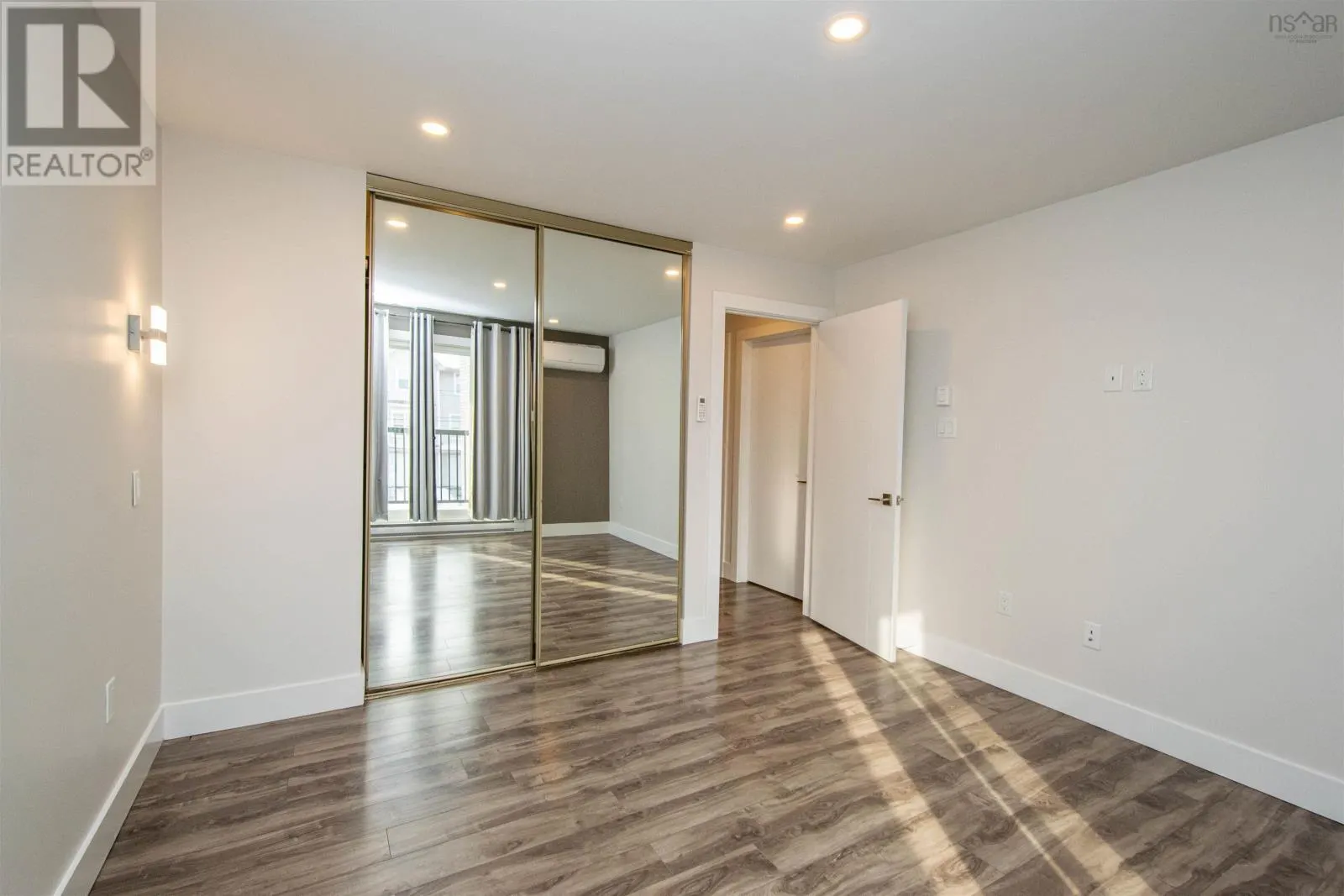 5877 Gainsborough Place