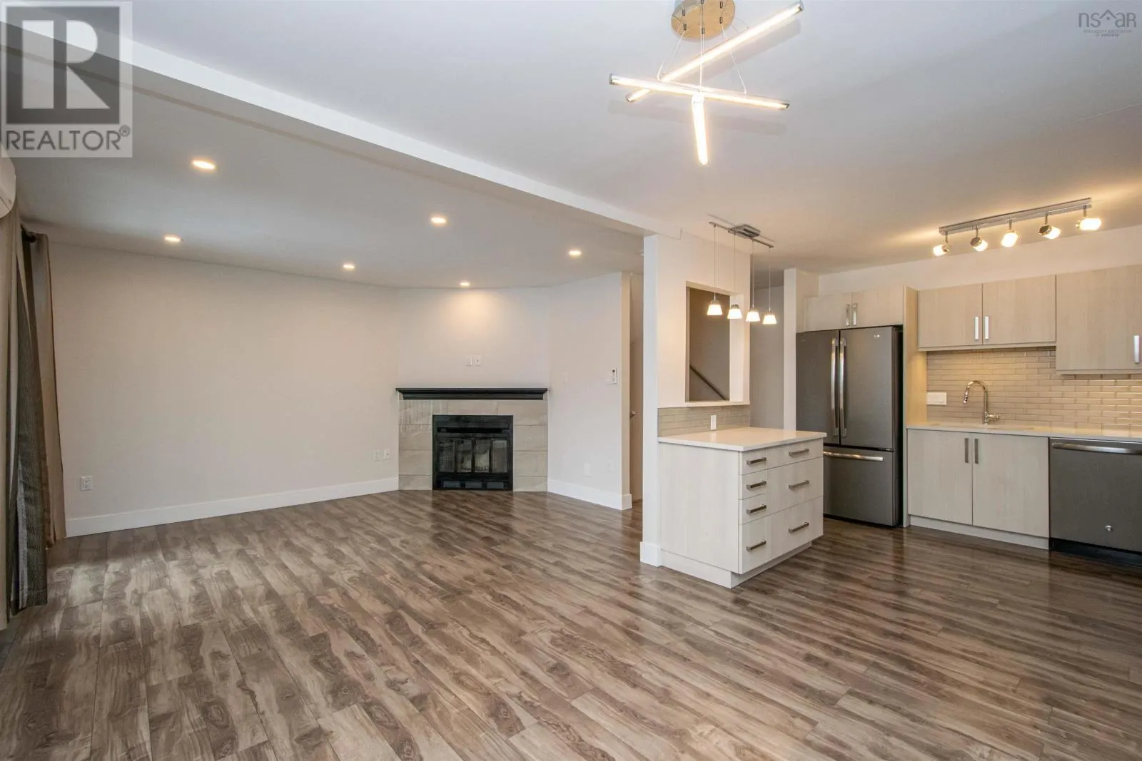 5877 Gainsborough Place