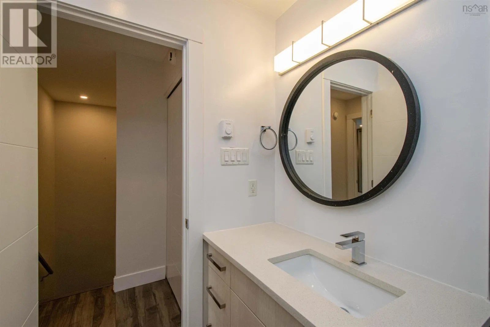 5877 Gainsborough Place