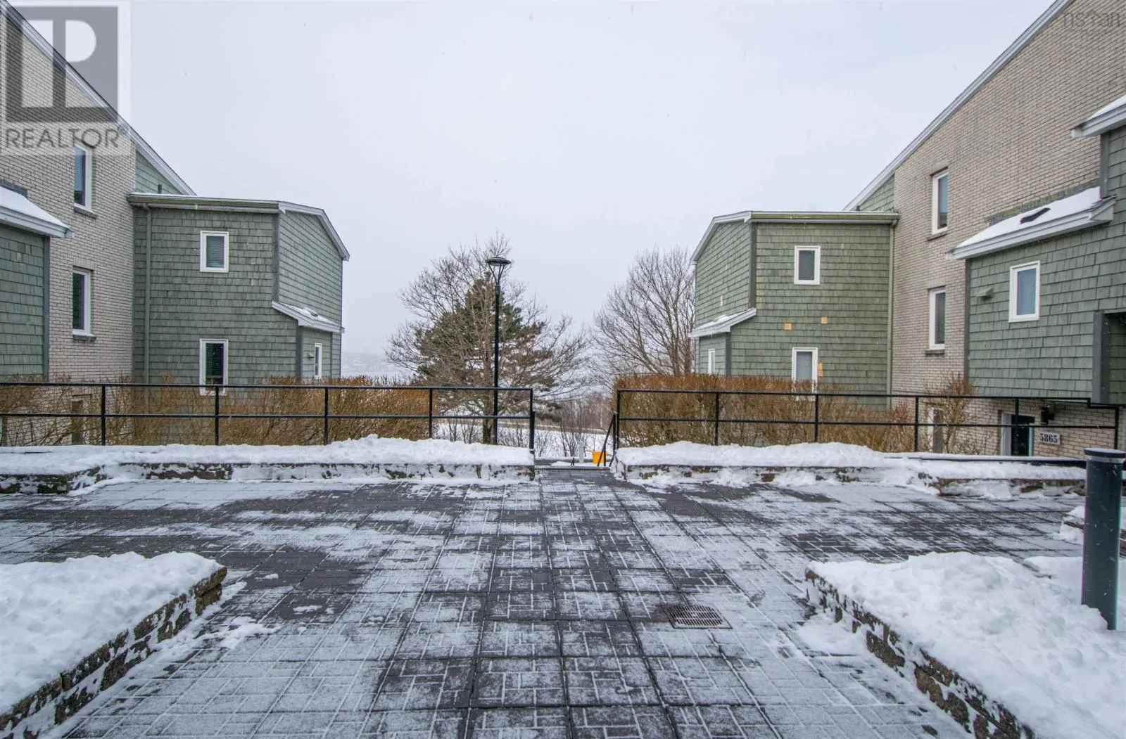5877 Gainsborough Place