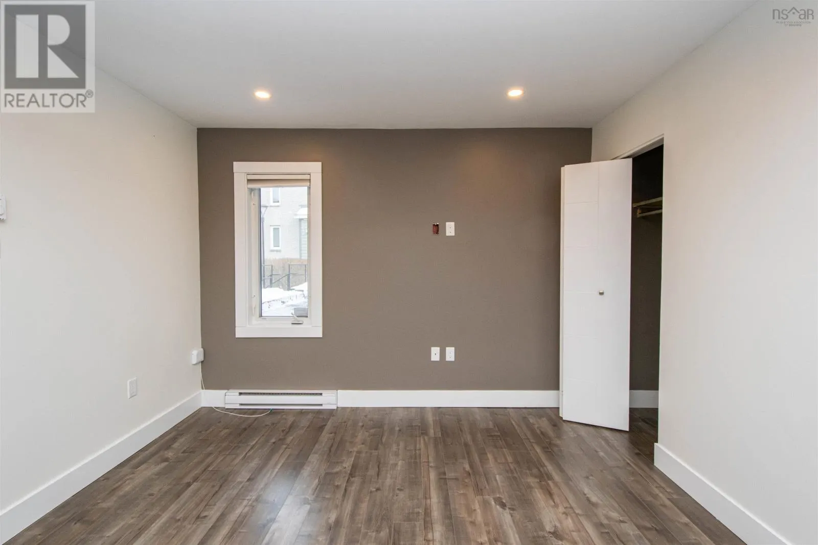 5877 Gainsborough Place