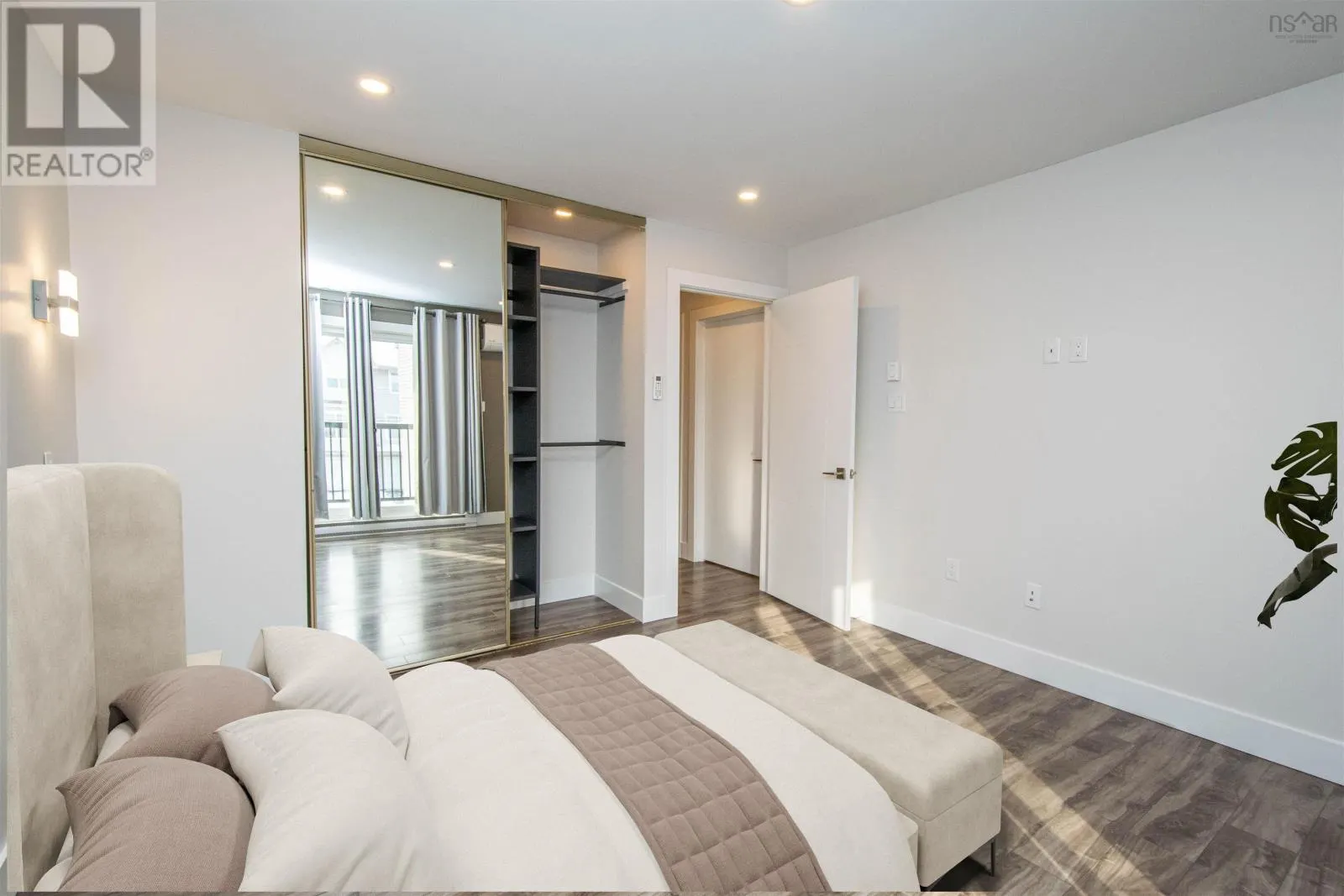 5877 Gainsborough Place