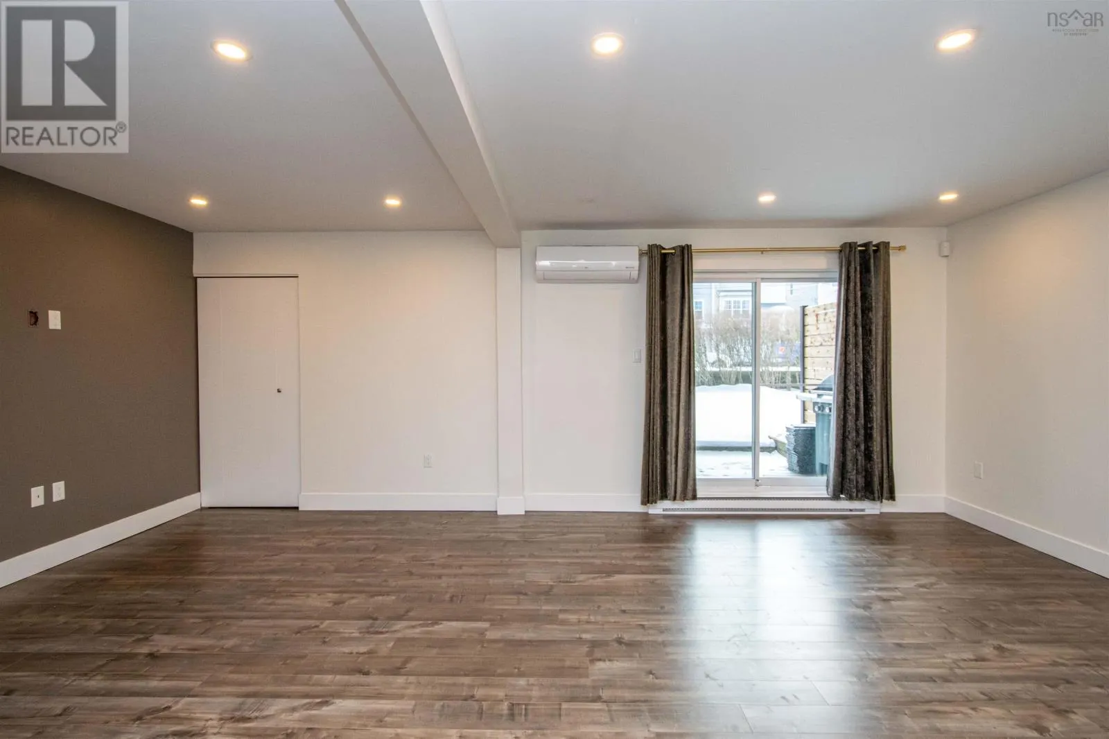 5877 Gainsborough Place