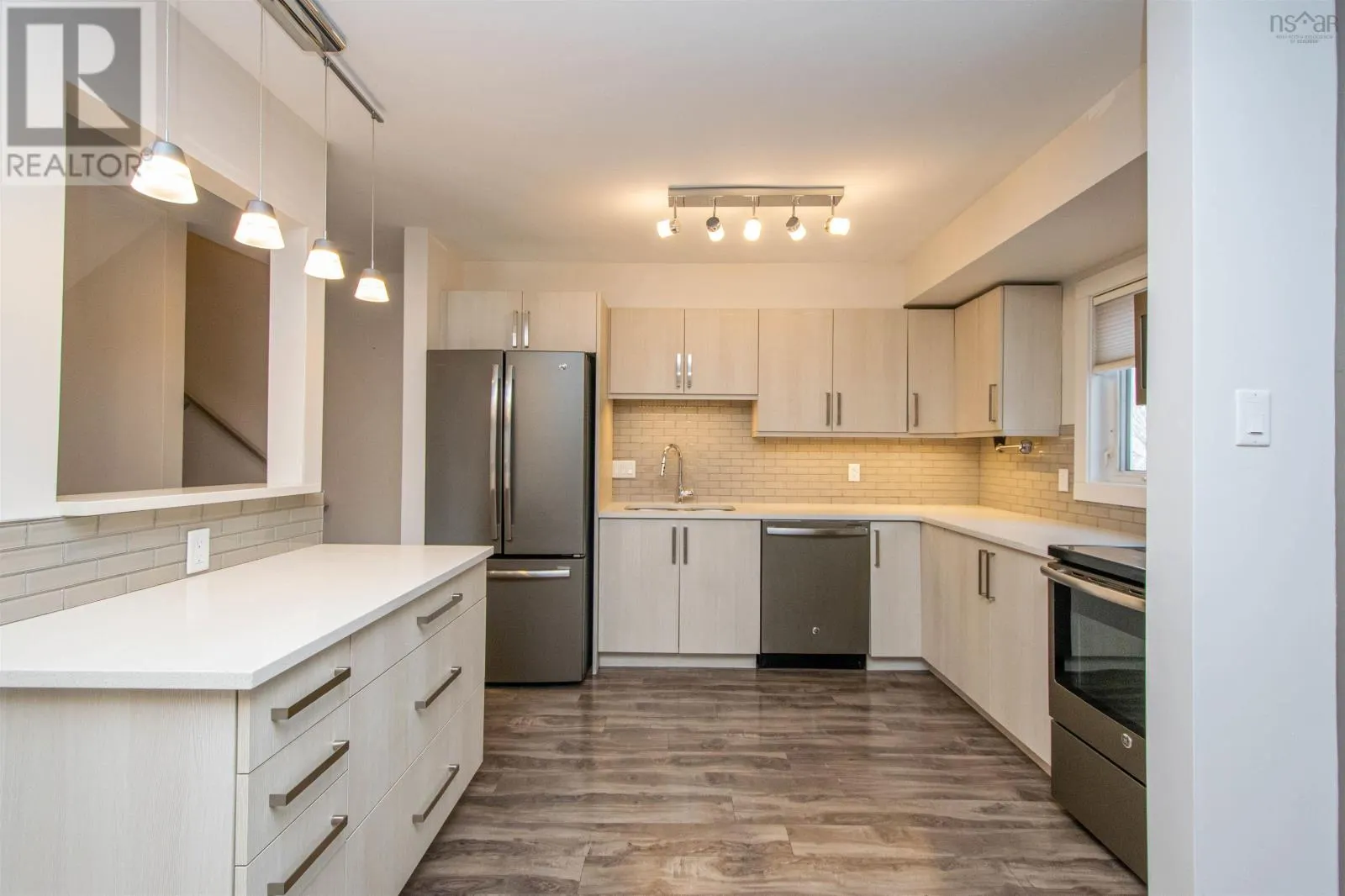 5877 Gainsborough Place