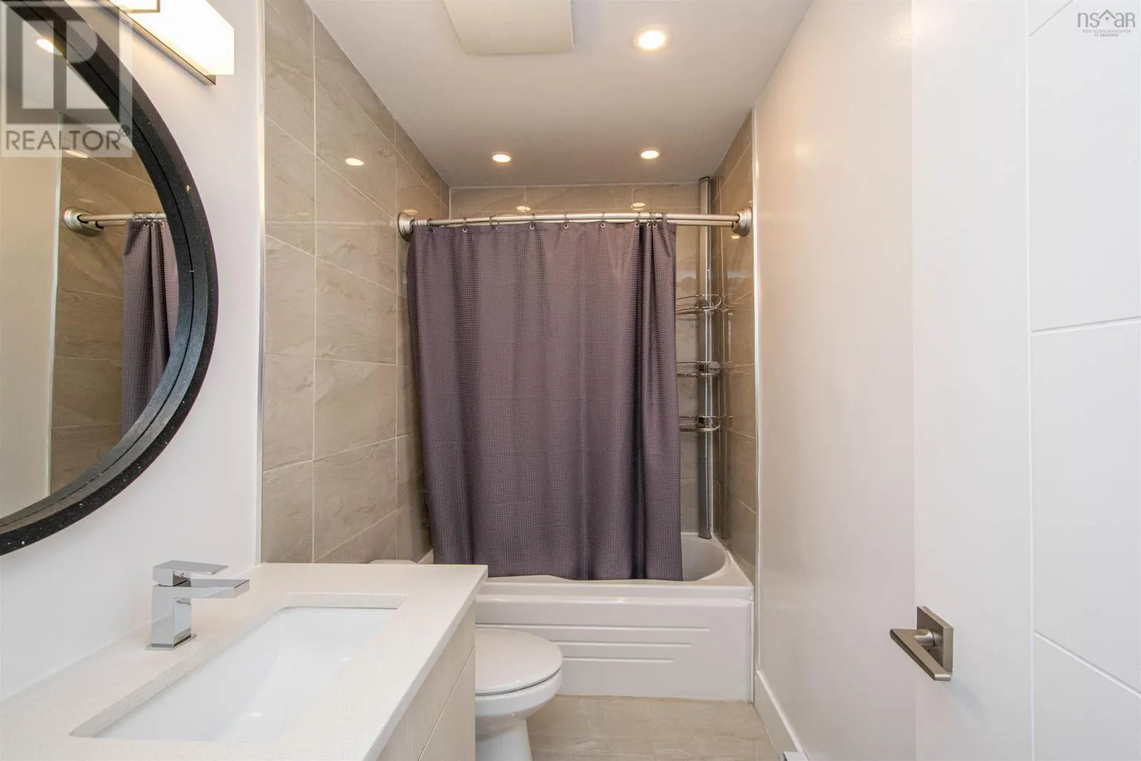 5877 Gainsborough Place