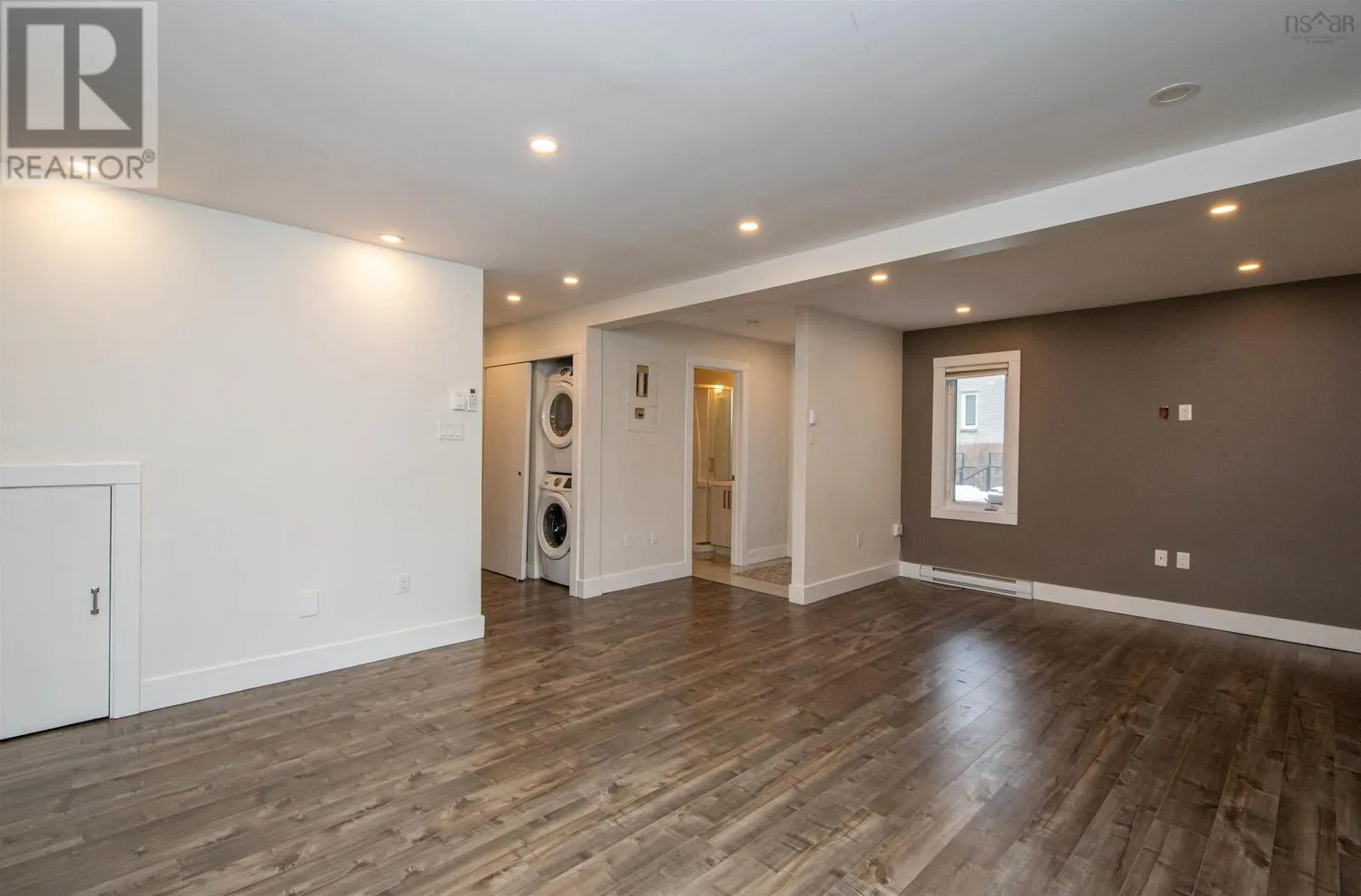 5877 Gainsborough Place